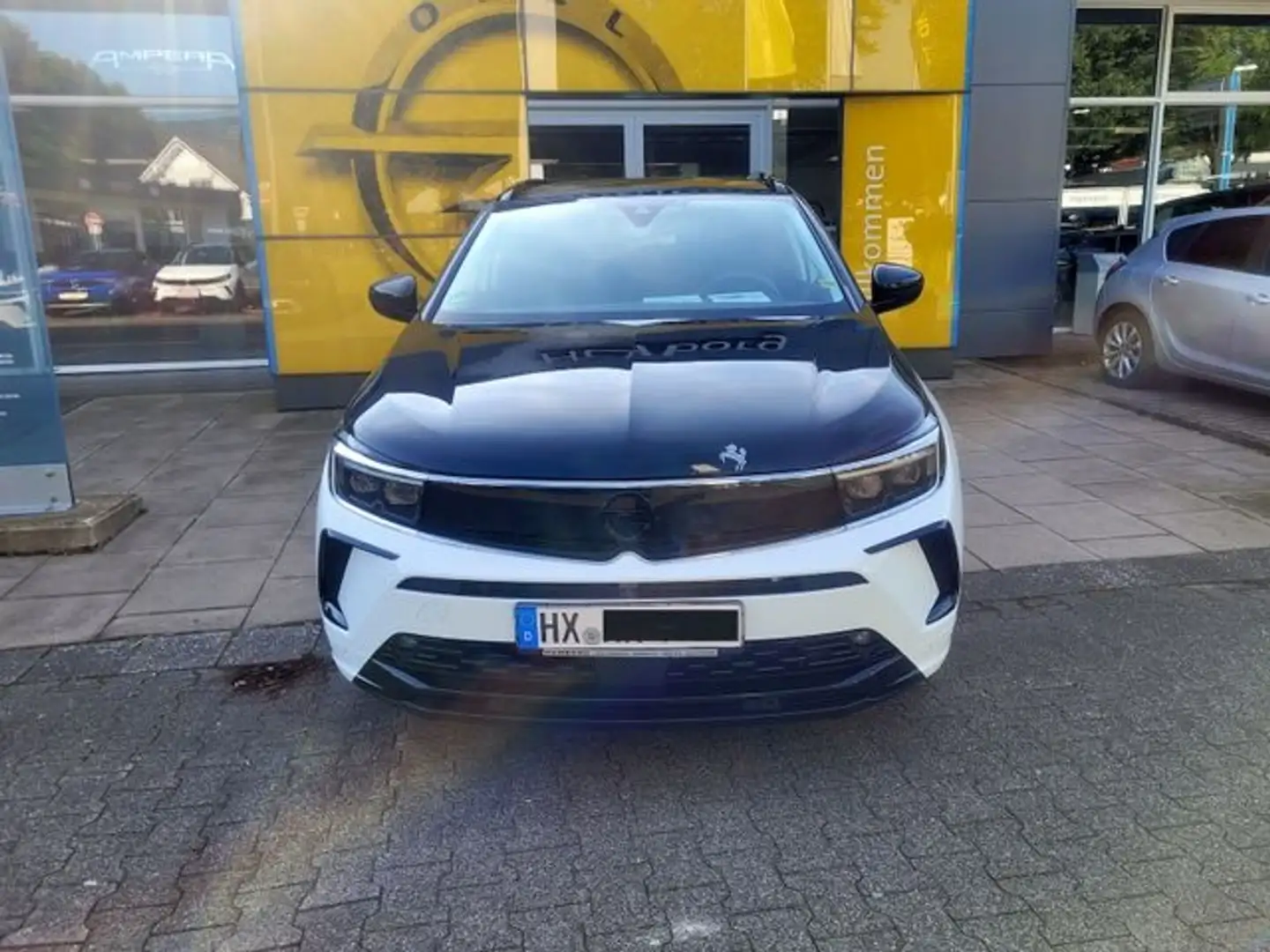 Opel Grandland GSe Plug-in-Hybrid 4 Abn. AHK Weiß - 2