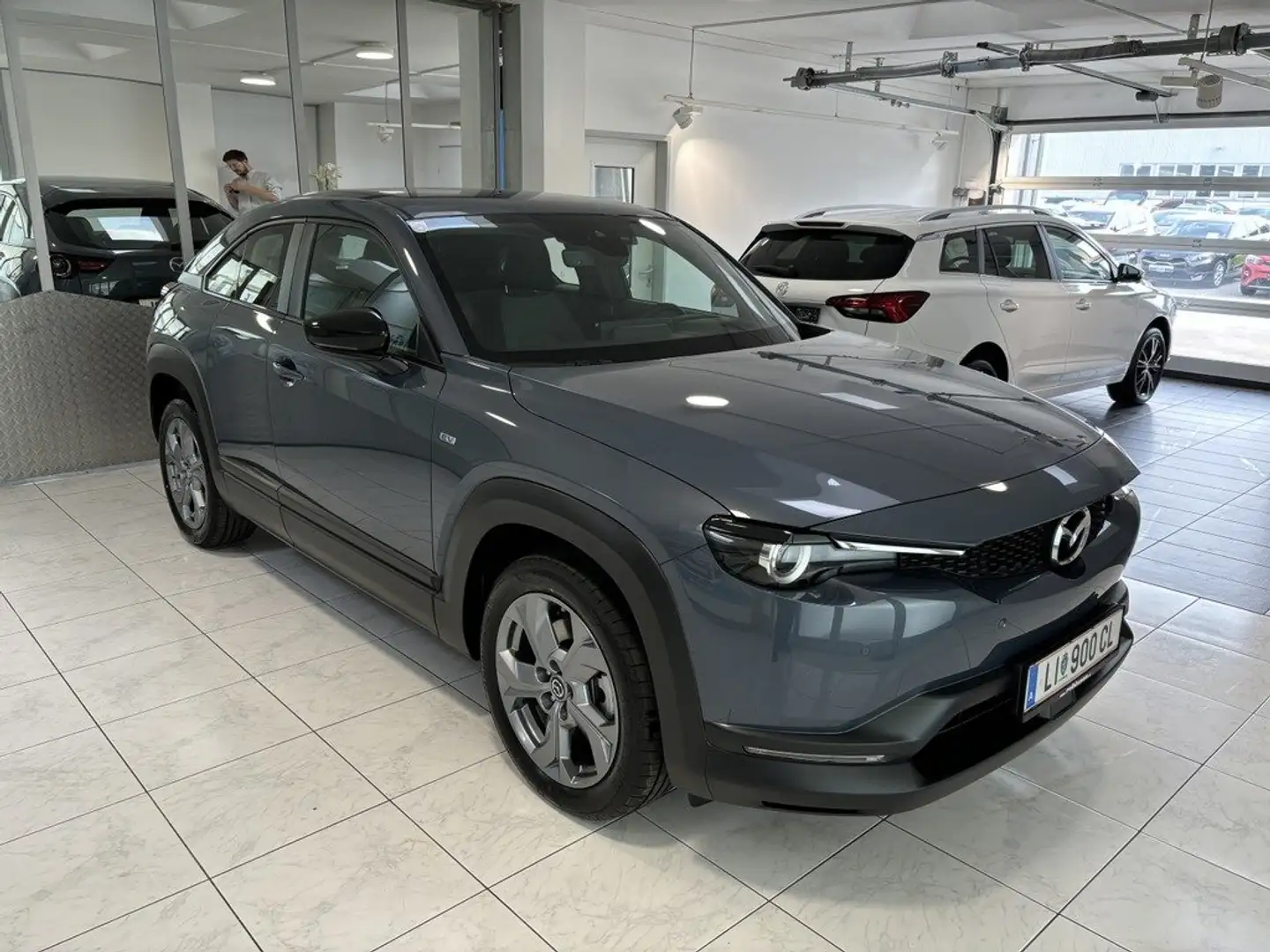 Mazda MX-30 MX-30 e-SKYACTIV EV 35,5kWh EXCLUSIVE-LINE Grau - 2
