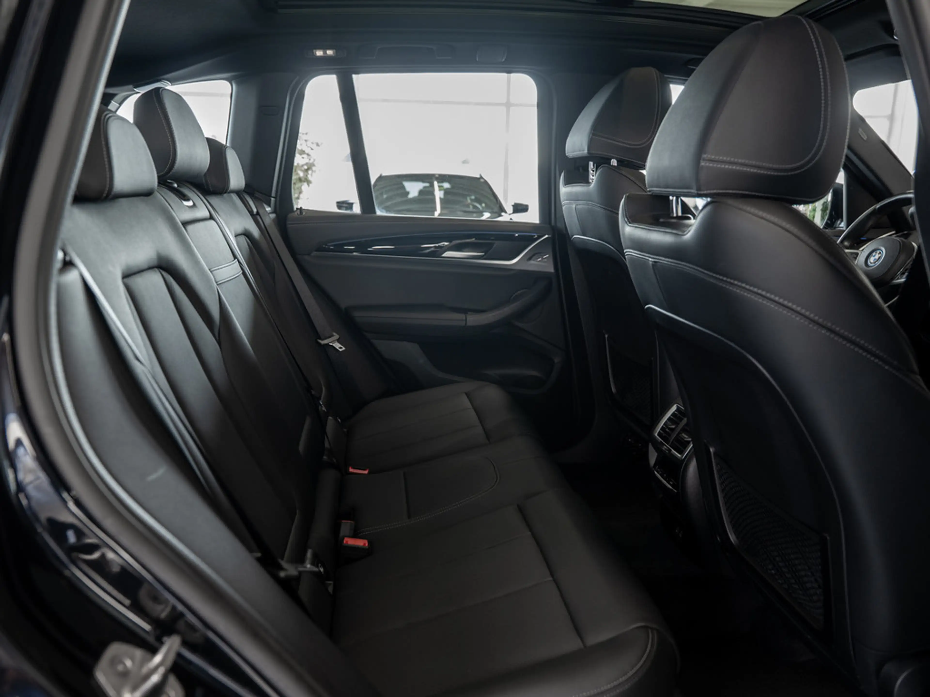 BMW X3 Inspiring FACEL. PANO AHK LED ACC W-LAN NAVI — photo 10