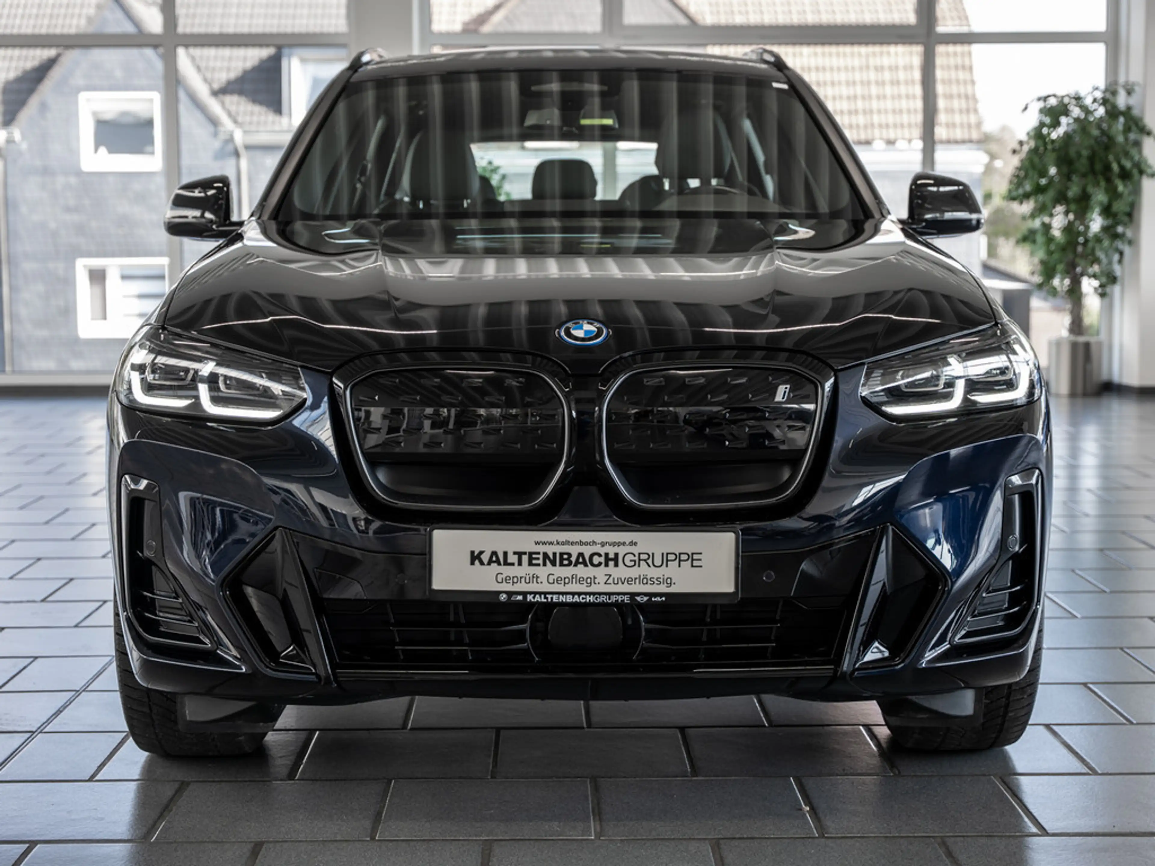 BMW X3 Inspiring FACEL. PANO AHK LED ACC W-LAN NAVI — photo 4