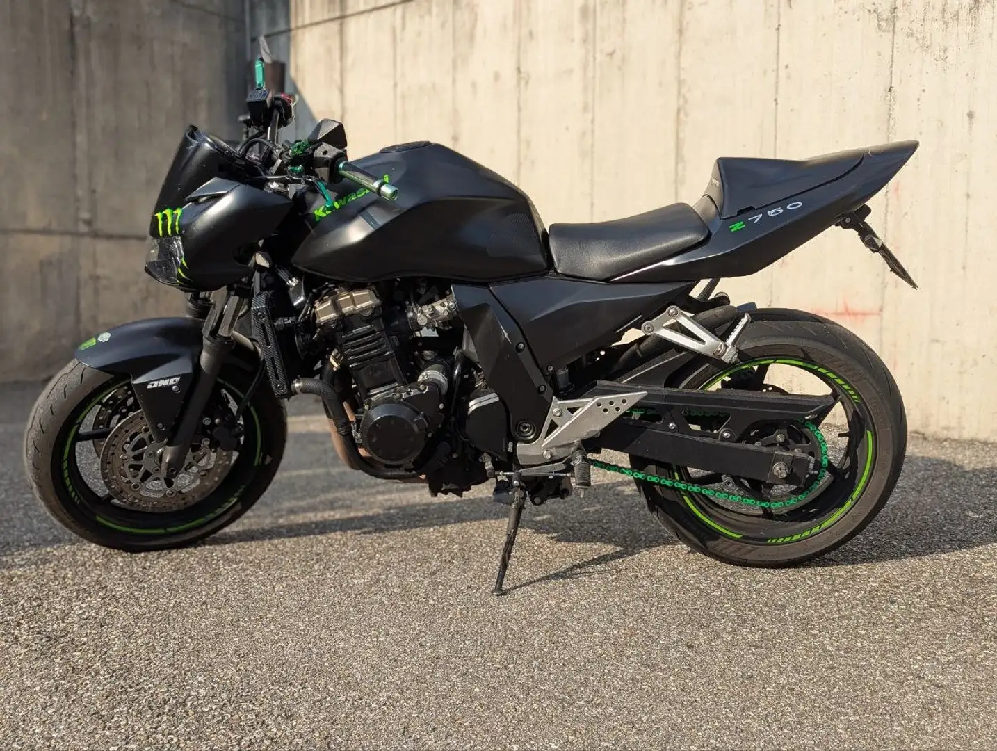 Kawasaki Z 750 Nero - 2
