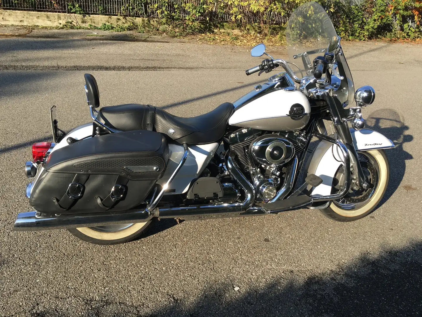 Harley-Davidson Road King GSAAKO Alb - 1