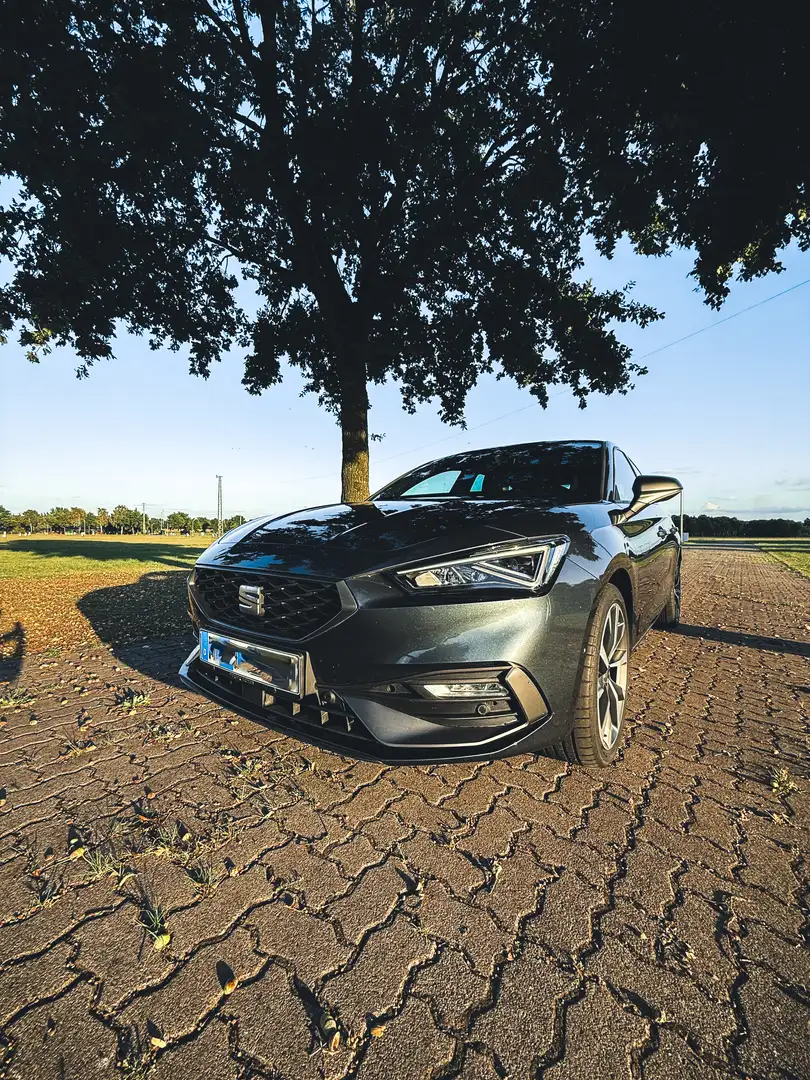SEAT Leon SEAT Leon Plug-in-Hybrid 1.4 e-Hybrid DSG FR Grau - 2