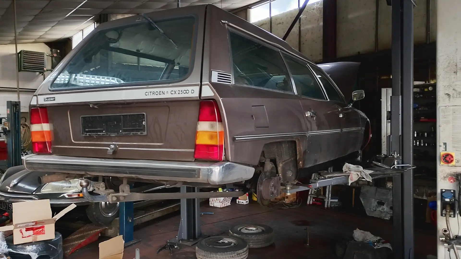 Citroen CX 2500 D Familiale Marrone - 1