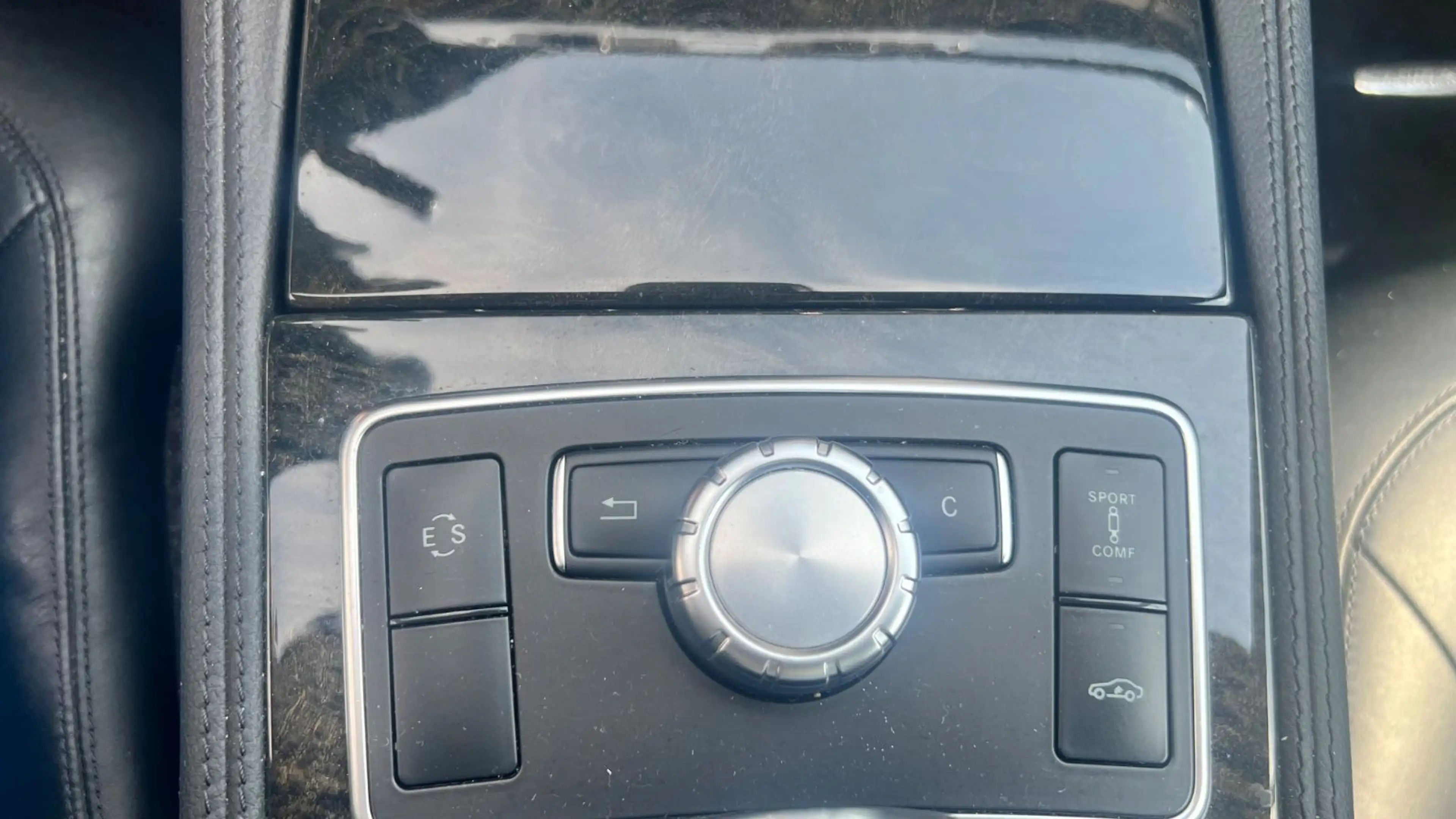 Mercedes-Benz CLS 350 /Navi/Xenon/SHZ/GSSD/PDC — photo 11