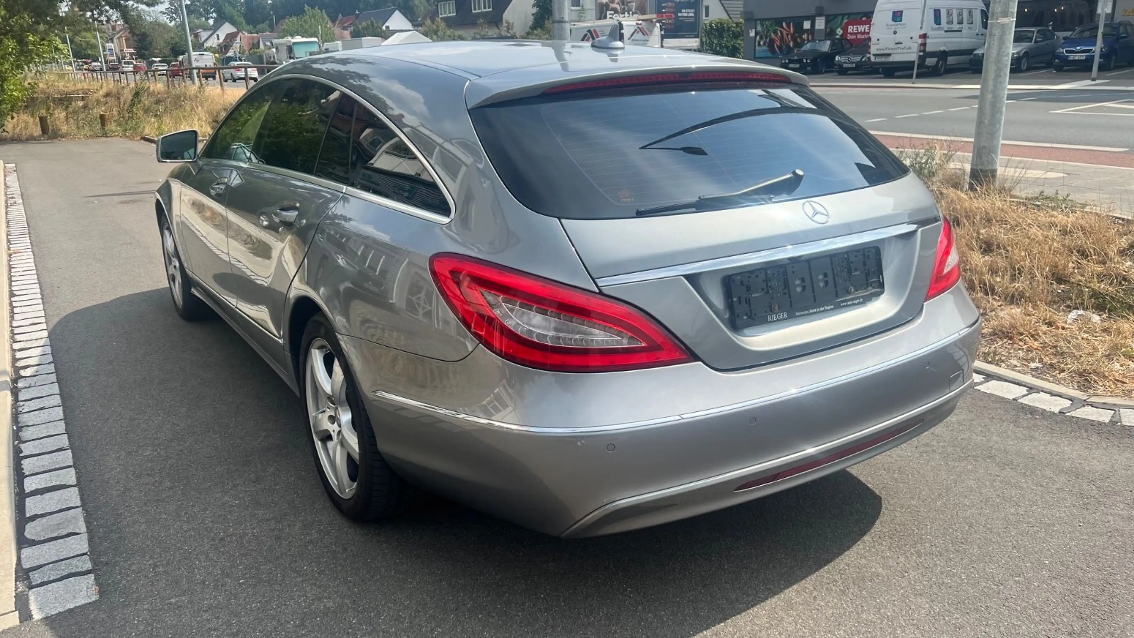 Mercedes-Benz CLS 350 /Navi/Xenon/SHZ/GSSD/PDC — photo 4