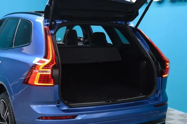 Volvo XC60 2021, foto 20