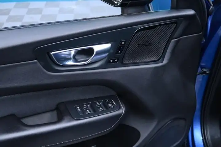 Volvo XC60 2021, foto 33