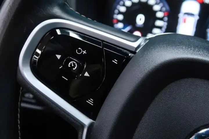 Volvo XC60 2021, foto 37