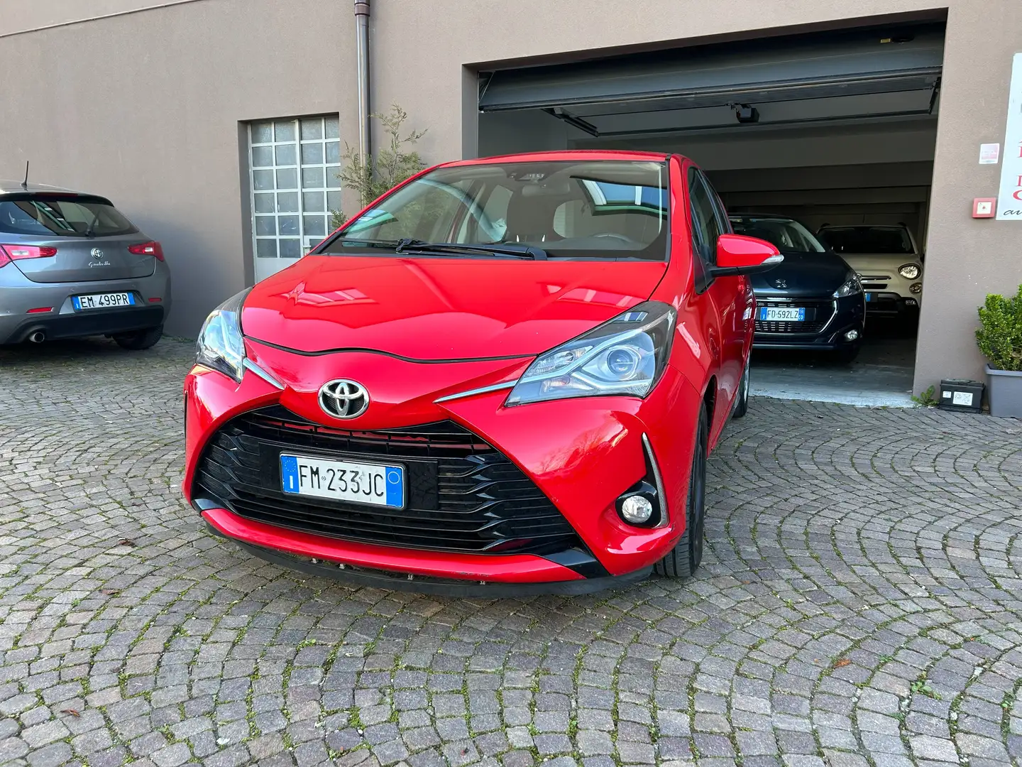 Toyota Yaris Yaris 5p 1.5 Lounge Rosso - 2