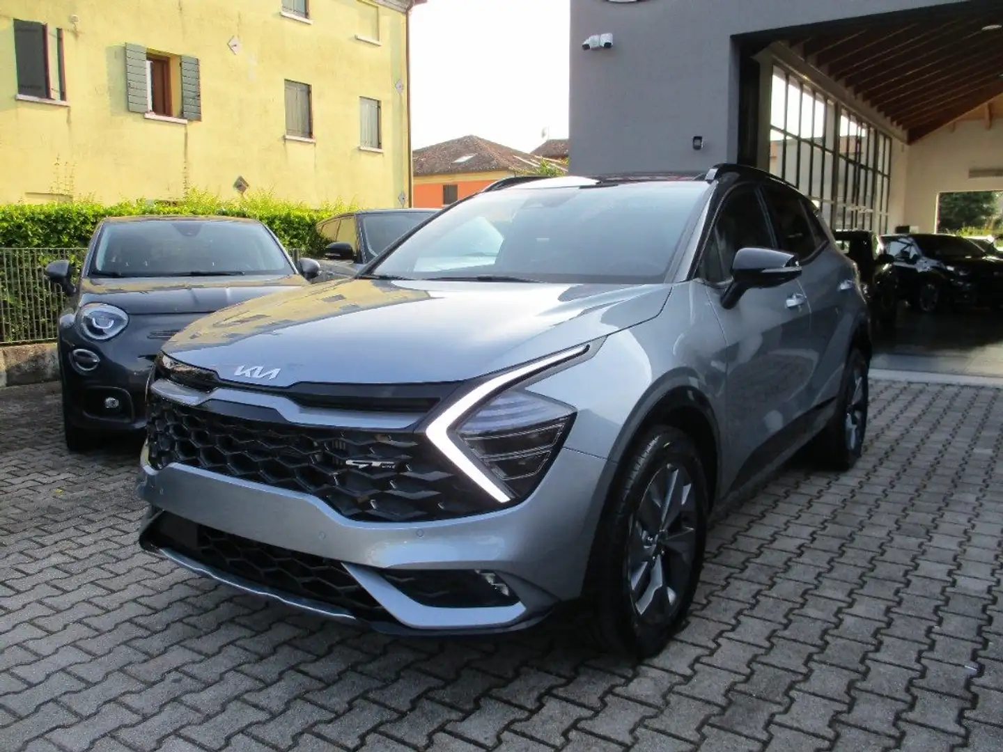 Kia Sportage 1.6 TGDi HEV AT GT-line TETTO Argento - 1