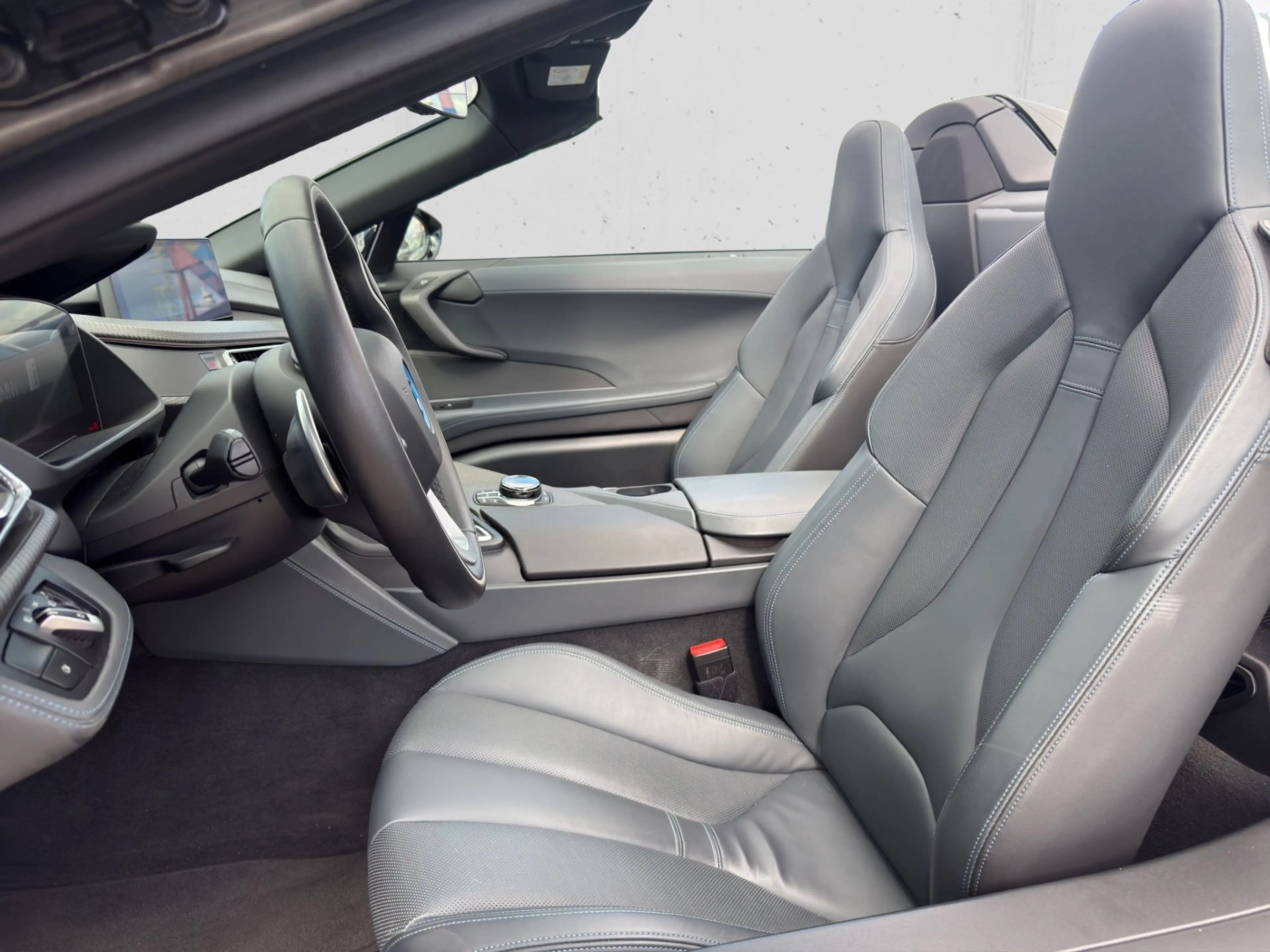 BMW i8 Roadster — photo 8