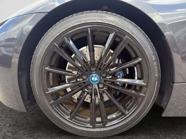 BMW I8 view 7