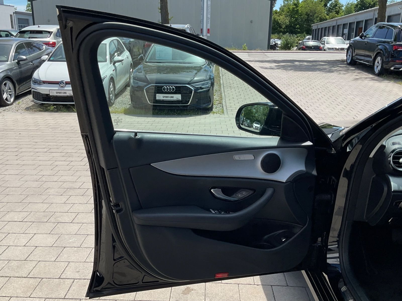 Mercedes-Benz E 400 d 4Matic CarPlay Navi Park Pano RFK ViCo — photo 14
