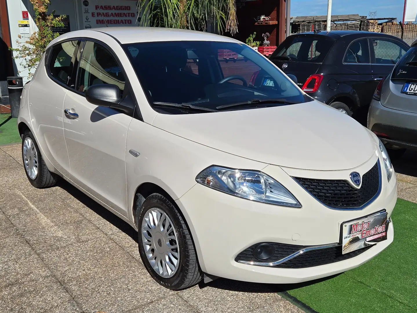 Lancia Ypsilon III  1.3 mjt Silver s Bílá - 1