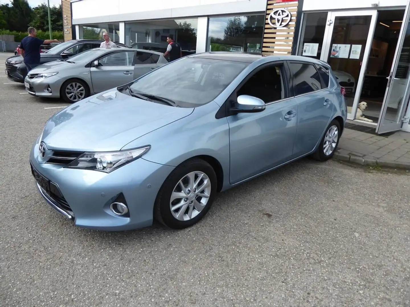 Toyota Auris 1,33 VVT-i *PANO* Blau - 2