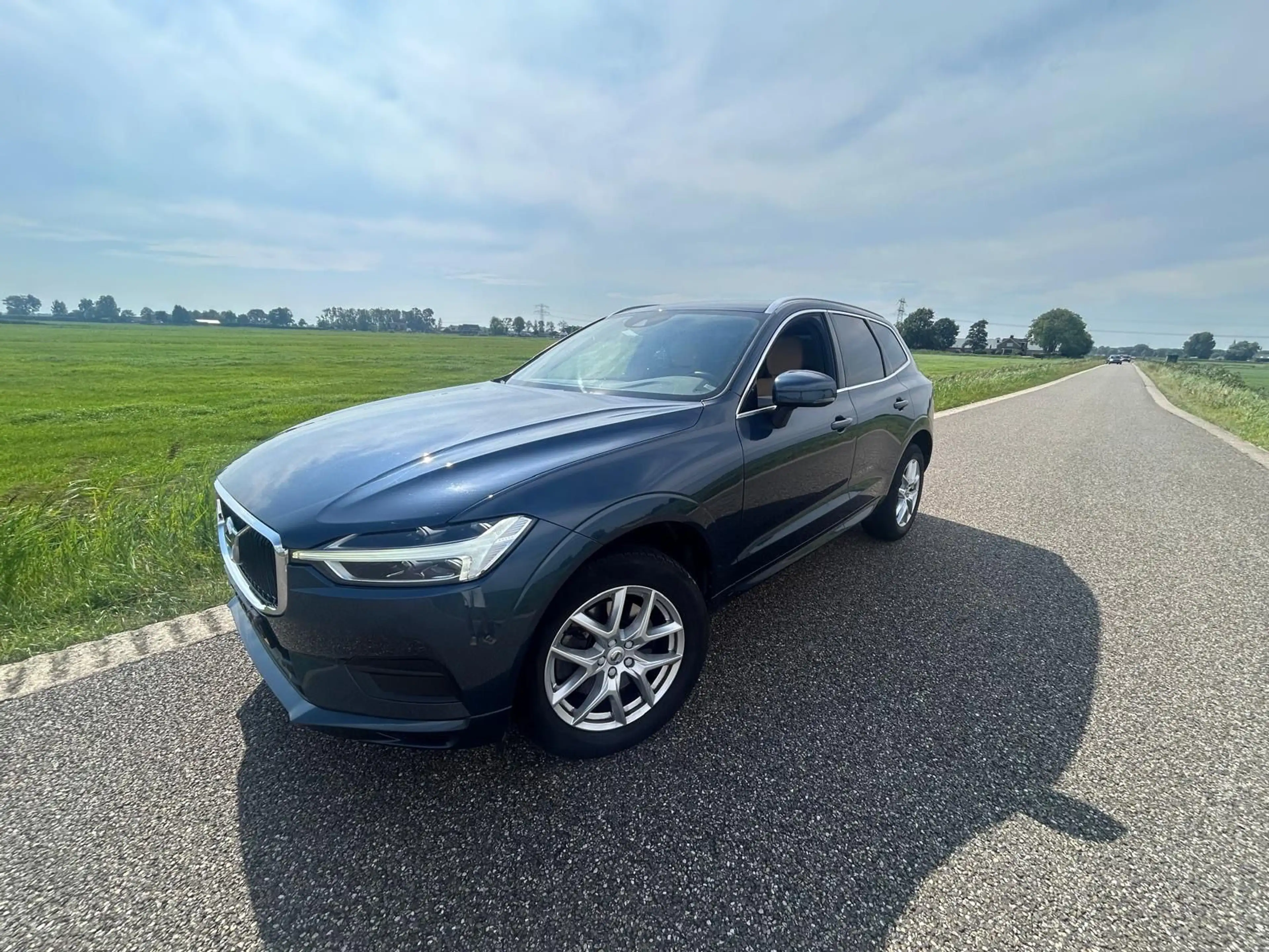 Volvo XC60 D4 Momentum Volvo Service History — photo 2