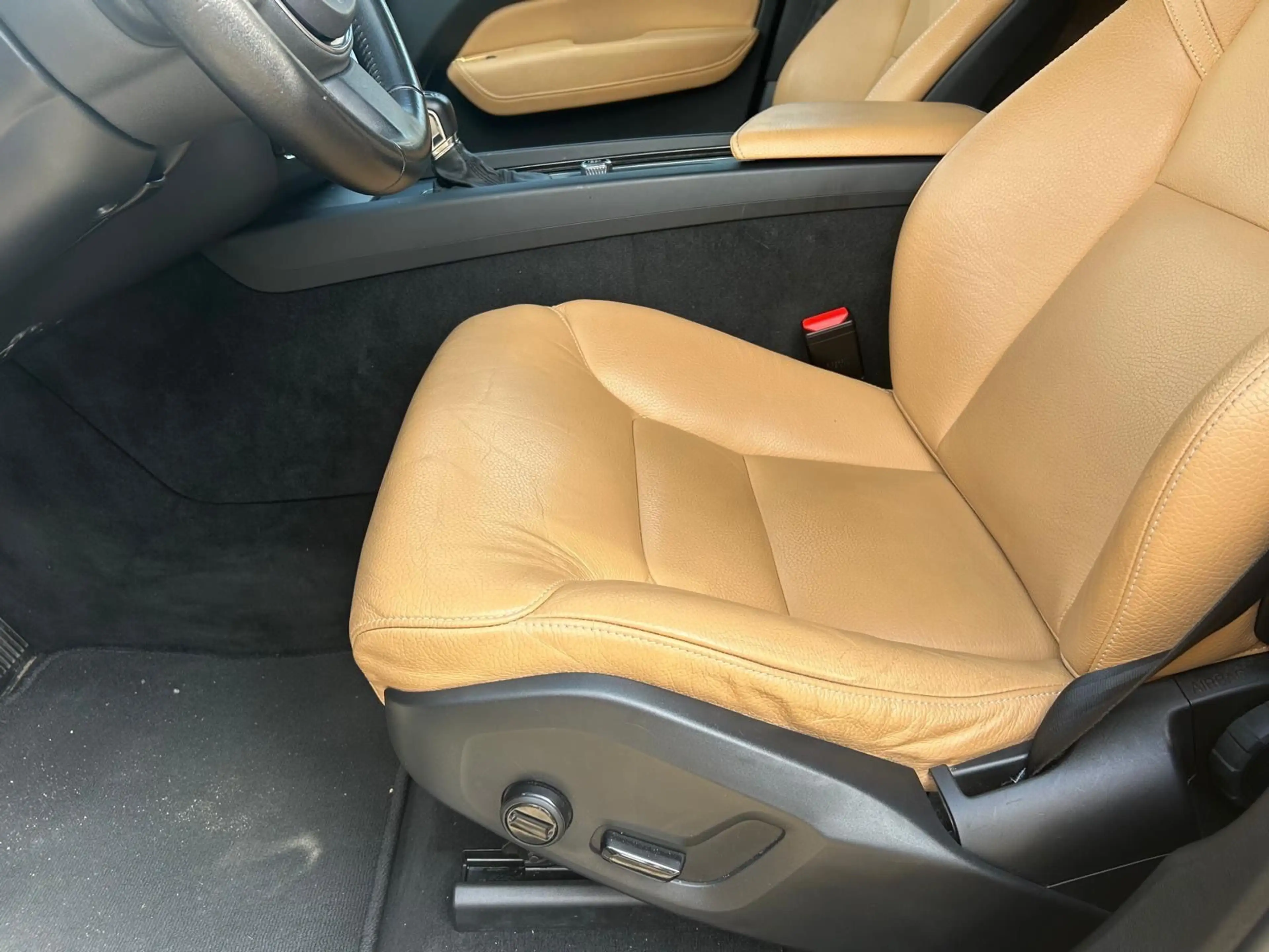 Volvo XC60 D4 Momentum Volvo Service History — photo 11