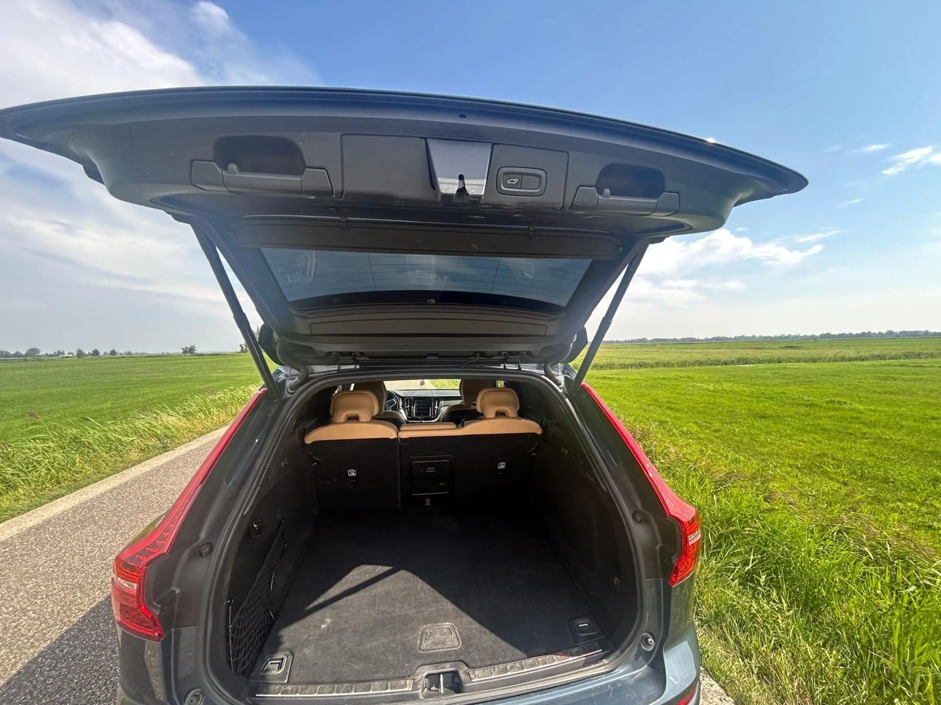 Volvo XC60 D4 Momentum Volvo Service History — photo 13