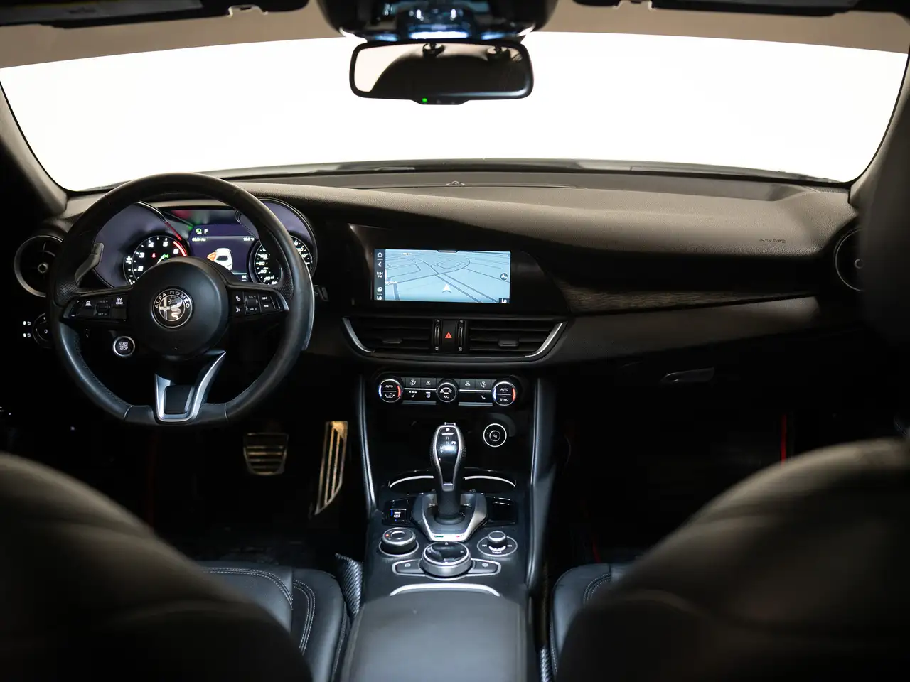 Alfa Romeo Giulia снимка Alfa Romeo Giulia