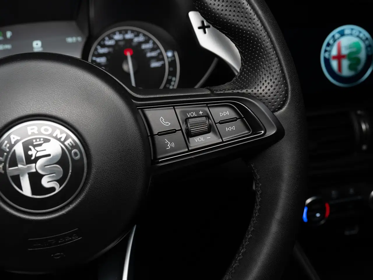 Alfa Romeo Giulia снимка Alfa Romeo Giulia