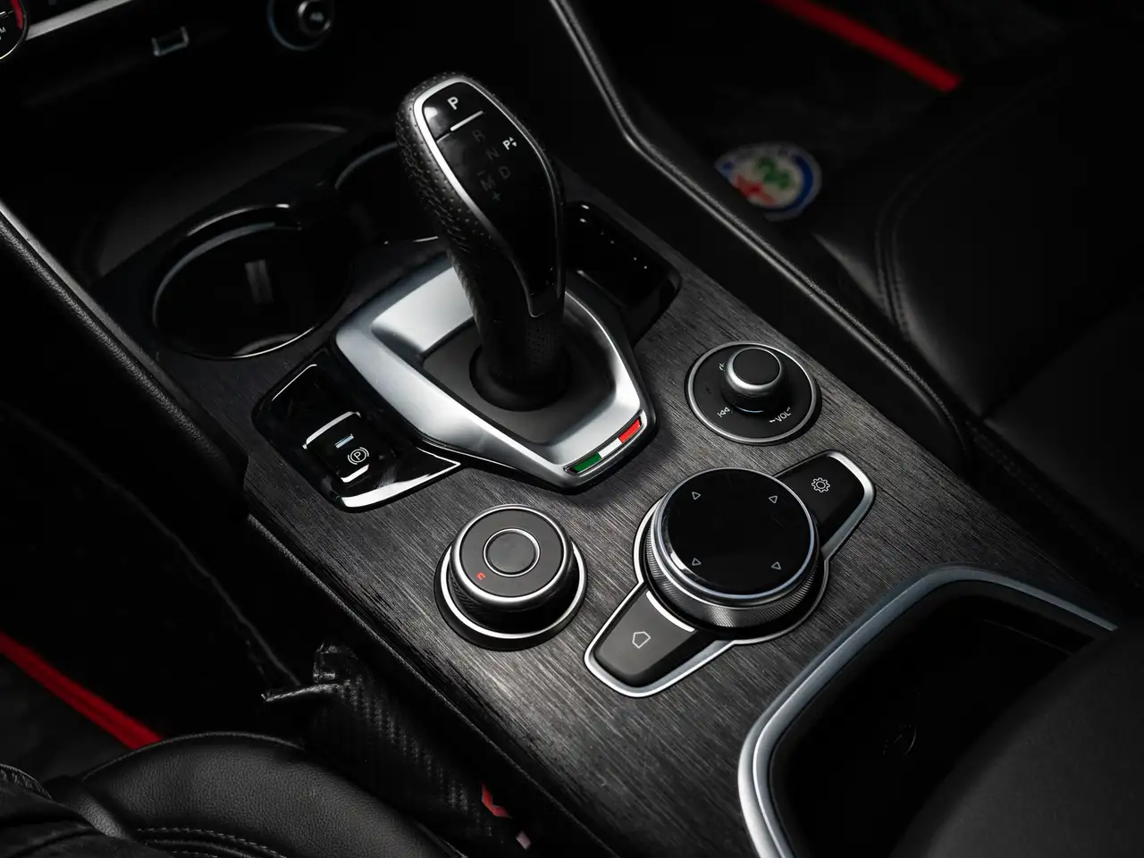Alfa Romeo Giulia снимка Alfa Romeo Giulia