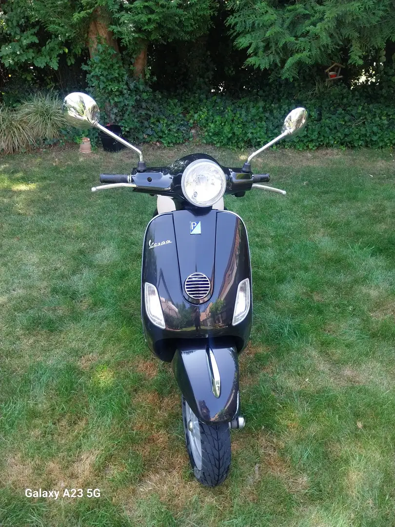 Vespa LX 50 crna - 2