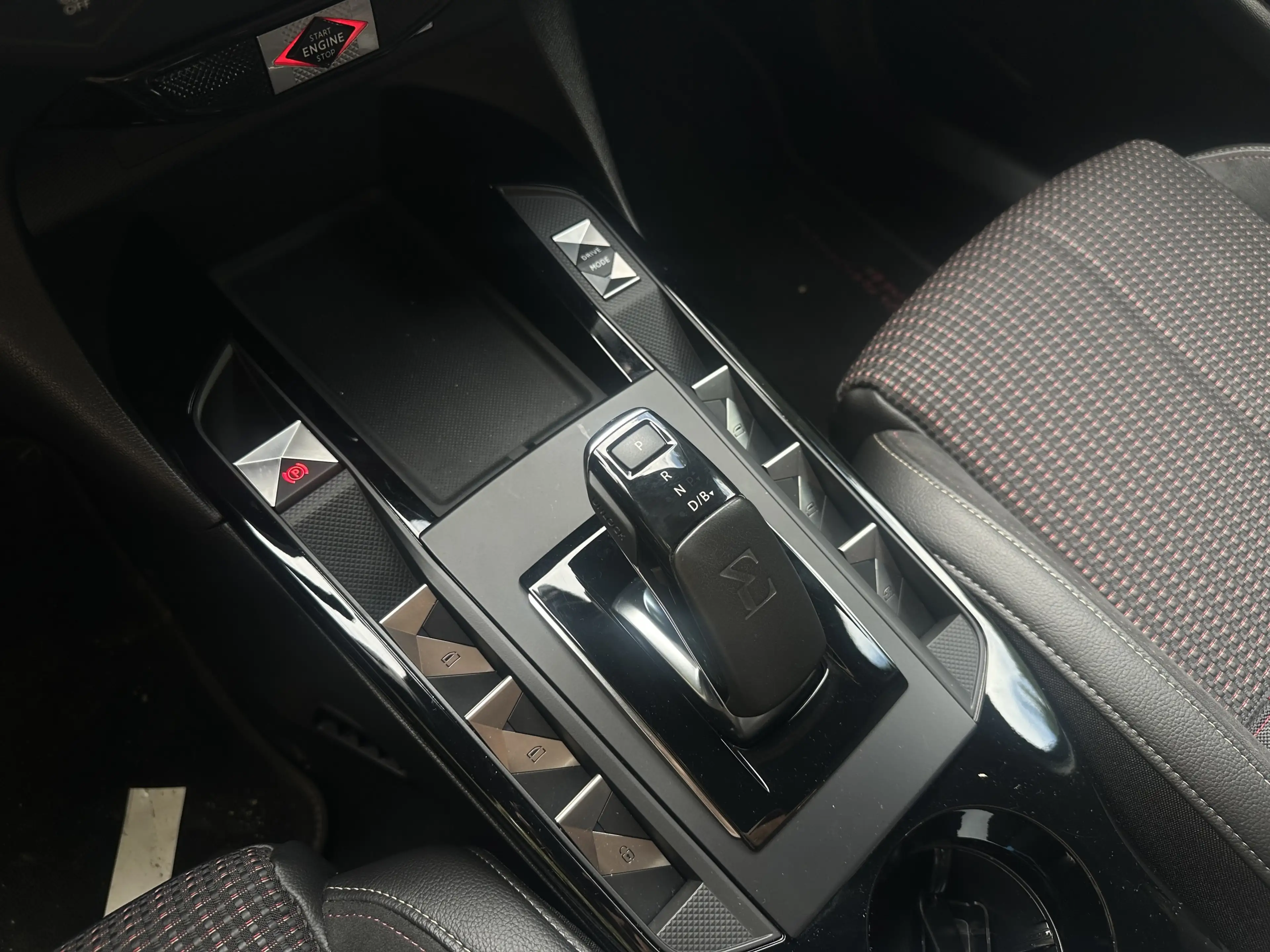 DS Automobiles DS 3 Crossback Performance Line+*ST-heiz*WMP*CAM* — photo 8