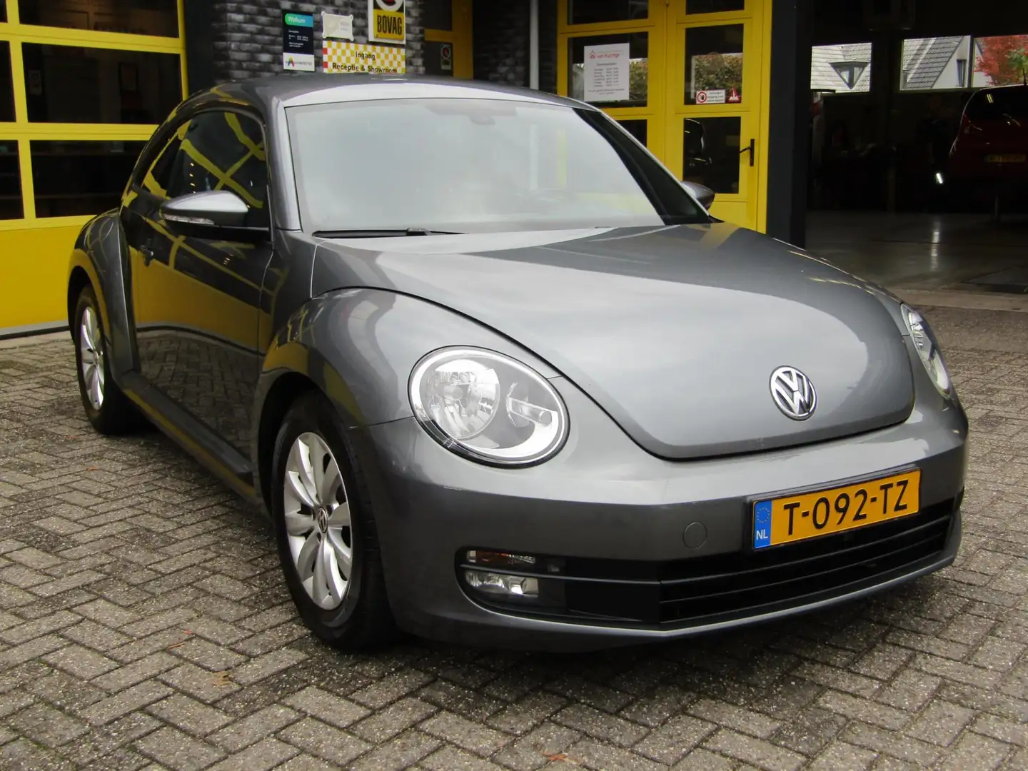 Volkswagen Beetle 1.2 TSI Design Grijs - 2