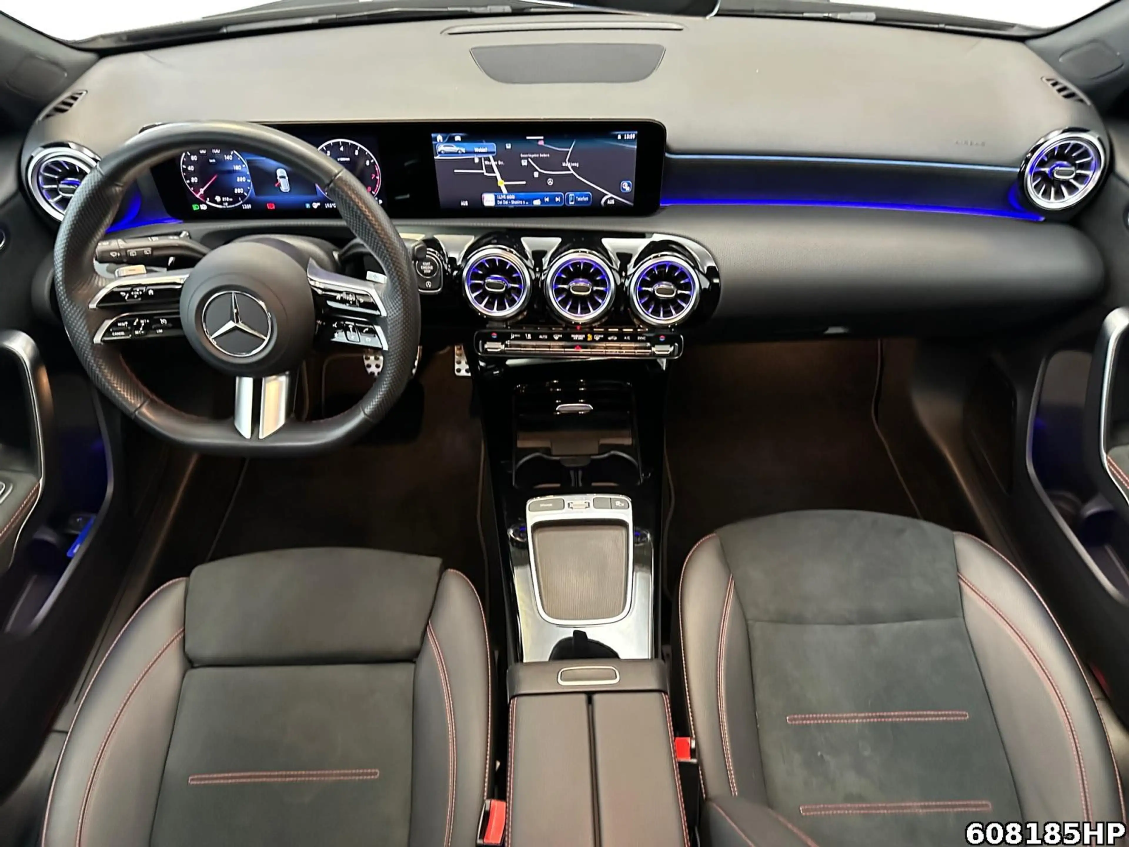 Mercedes-Benz A 220 AMG Line Pano AHK 360° Sound Ambiente 19" — photo 12