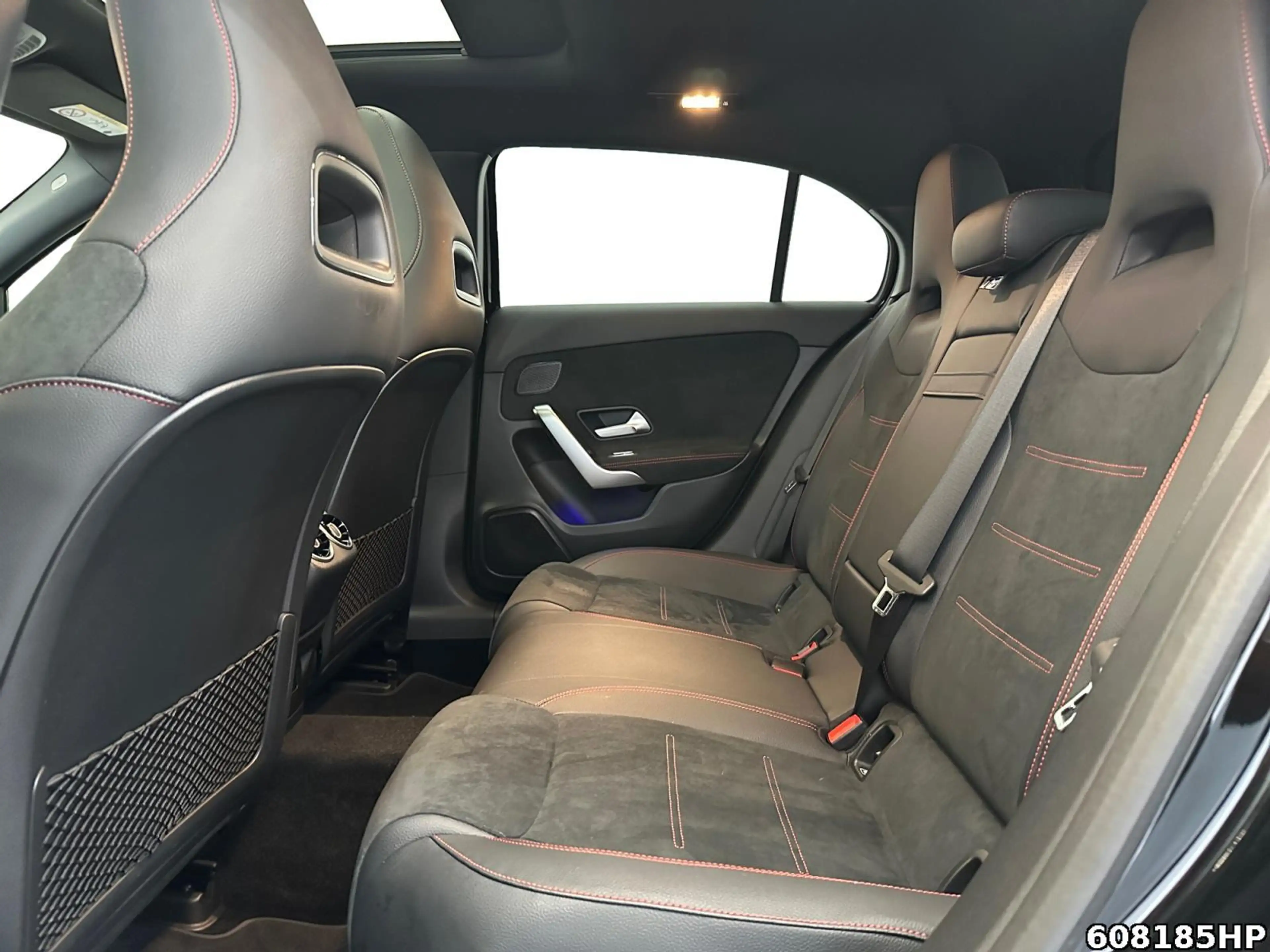 Mercedes-Benz A 220 AMG Line Pano AHK 360° Sound Ambiente 19" — photo 11