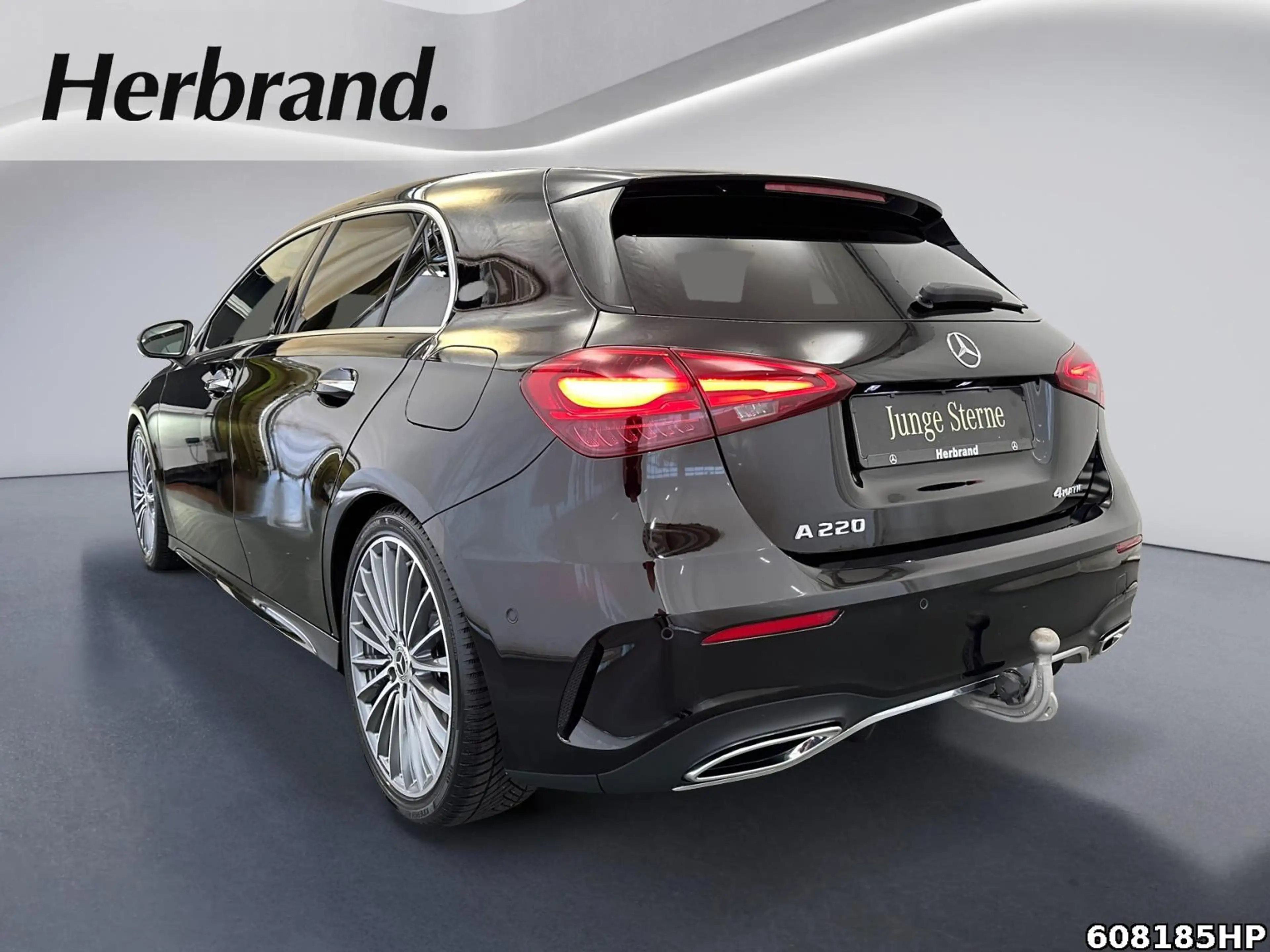 Mercedes-Benz A 220 AMG Line Pano AHK 360° Sound Ambiente 19" — photo 4