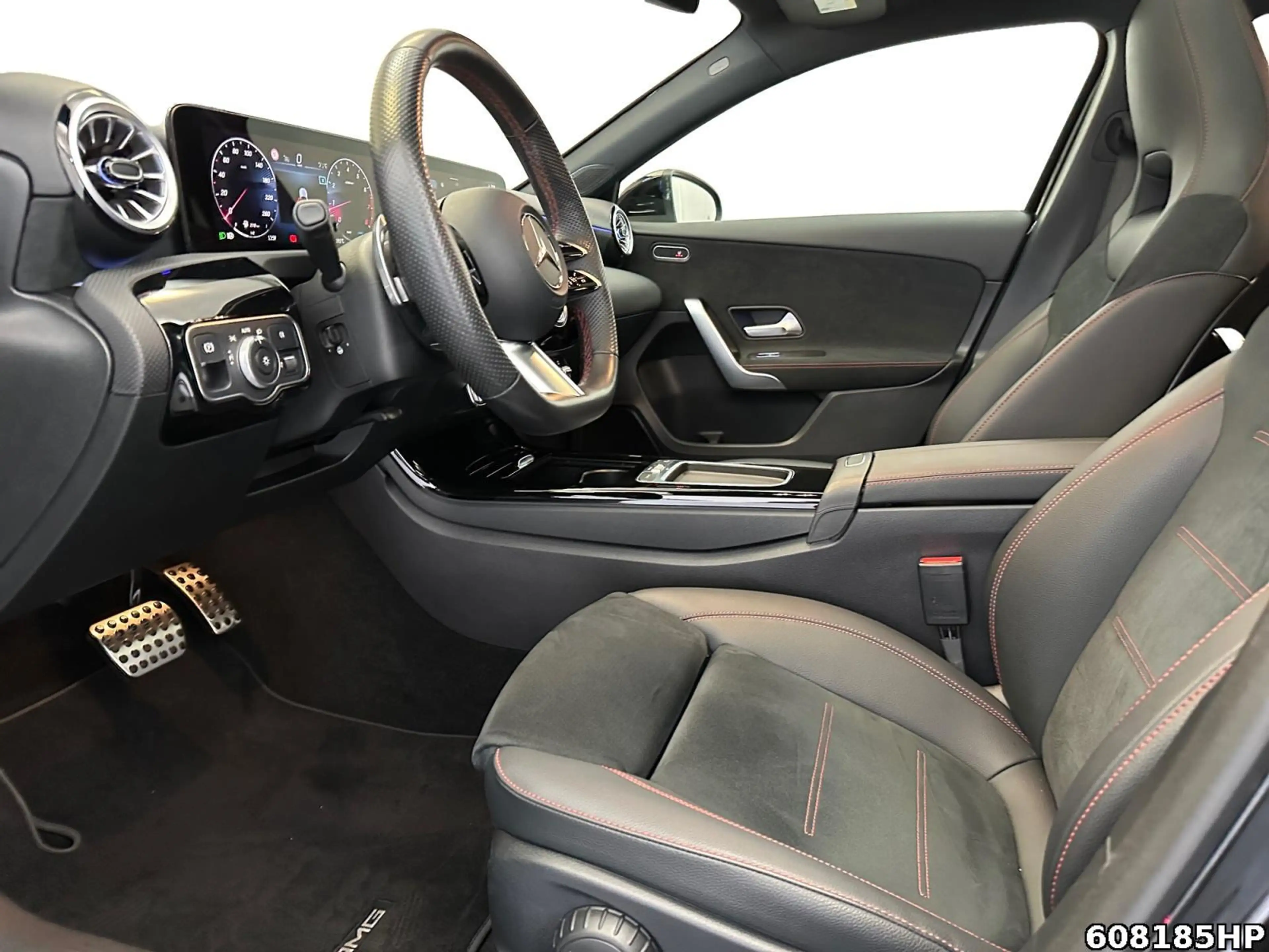 Mercedes-Benz A 220 AMG Line Pano AHK 360° Sound Ambiente 19" — photo 8