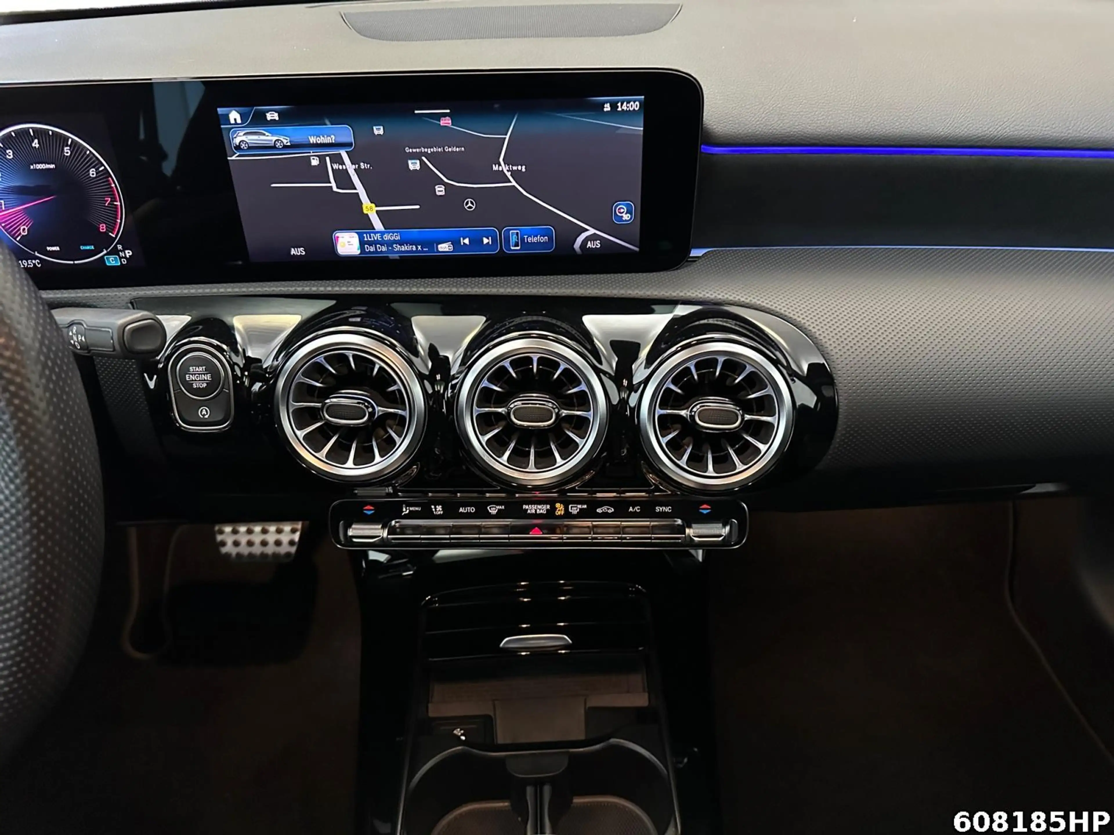 Mercedes-Benz A 220 AMG Line Pano AHK 360° Sound Ambiente 19" — photo 14