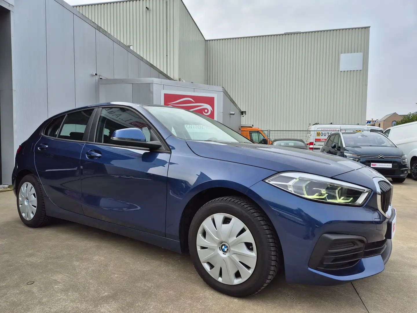 BMW 116 iA // 37.792 KM !! AUTOMATIQUE // 2022 !! Blu/Azzurro - 1