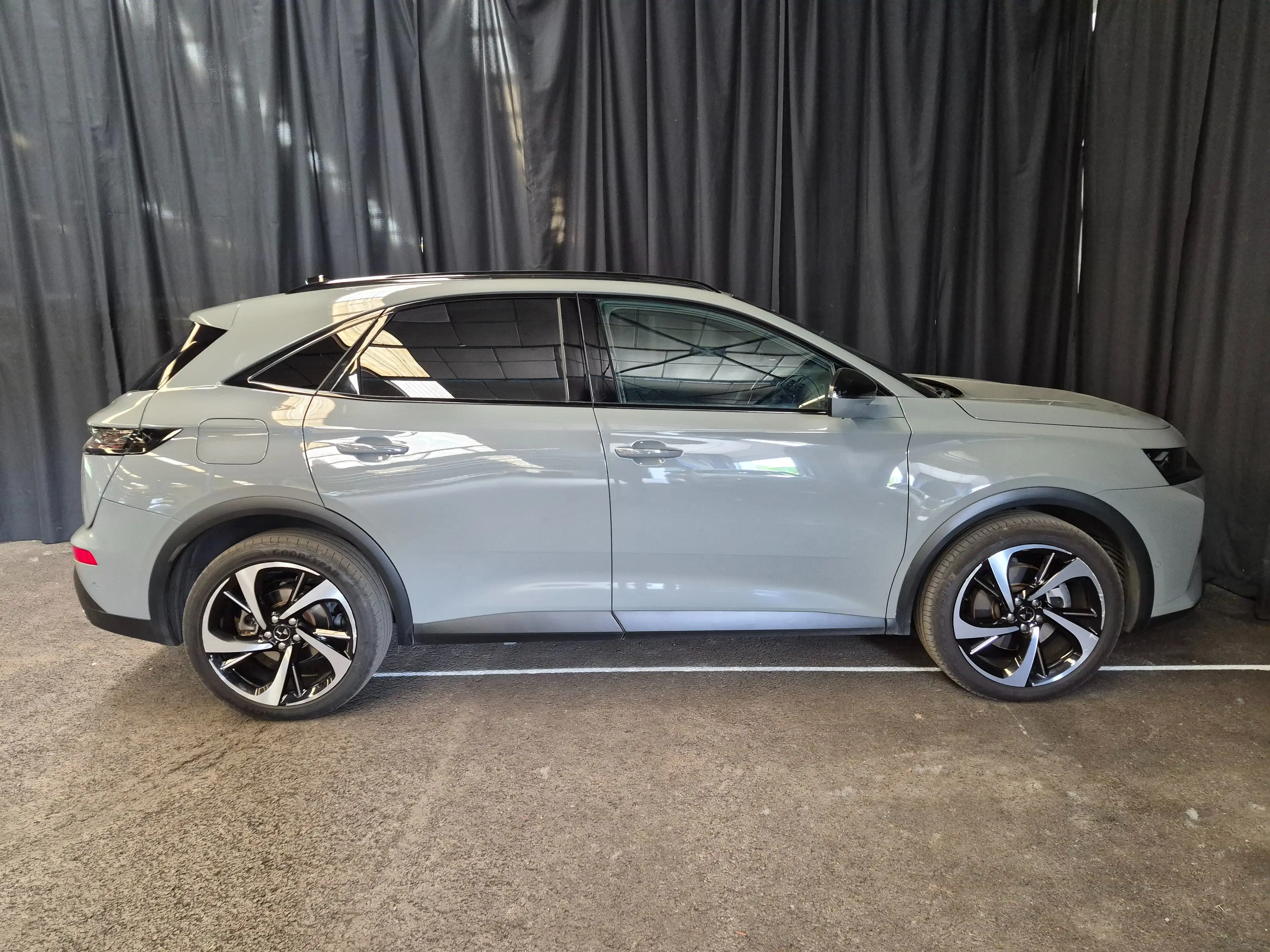 DS Automobiles DS 7 DS7 E-TENSE 225 RIVOLI — photo 3
