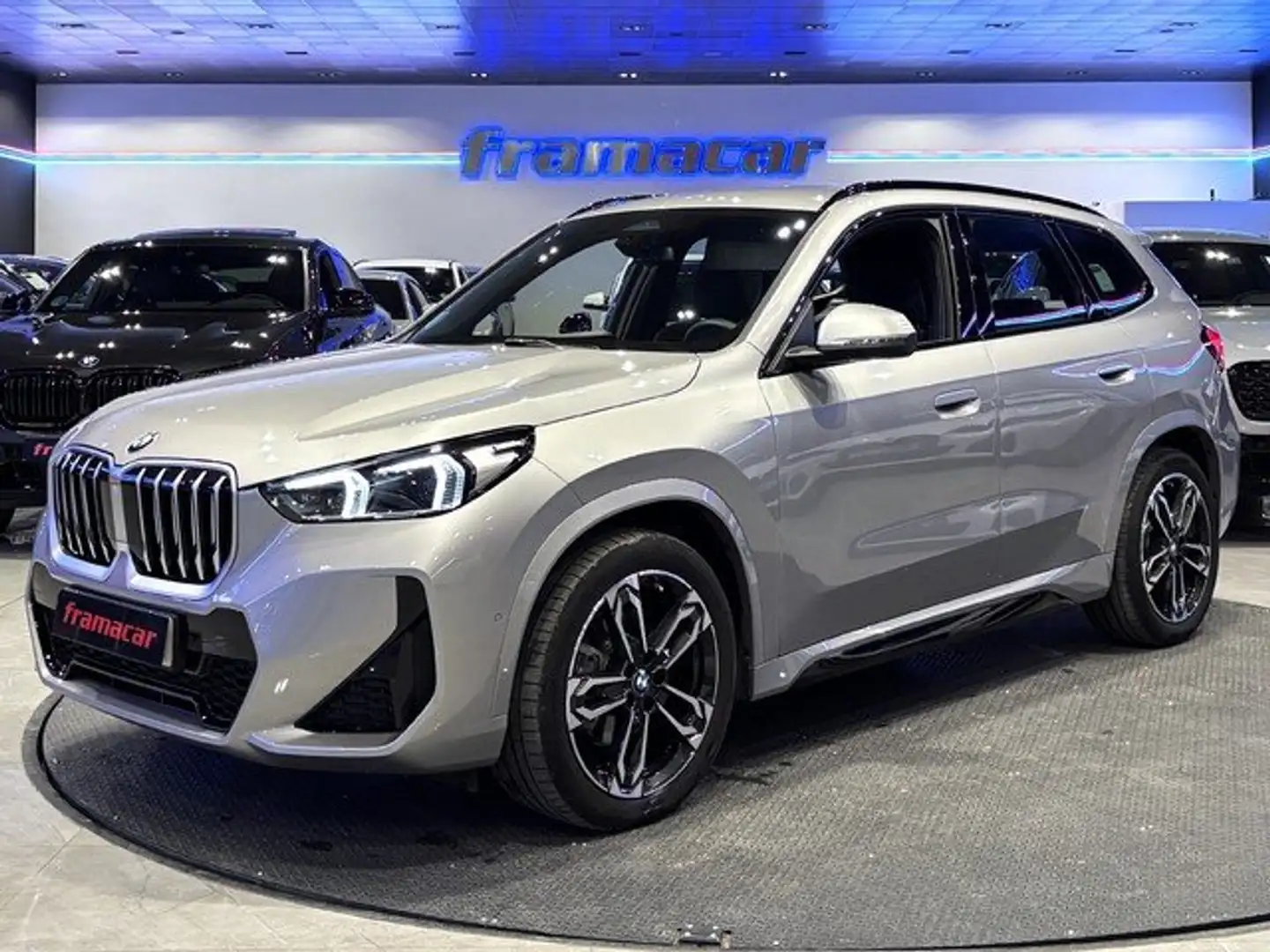 BMW X1 sDrive 20dA Gris - 1