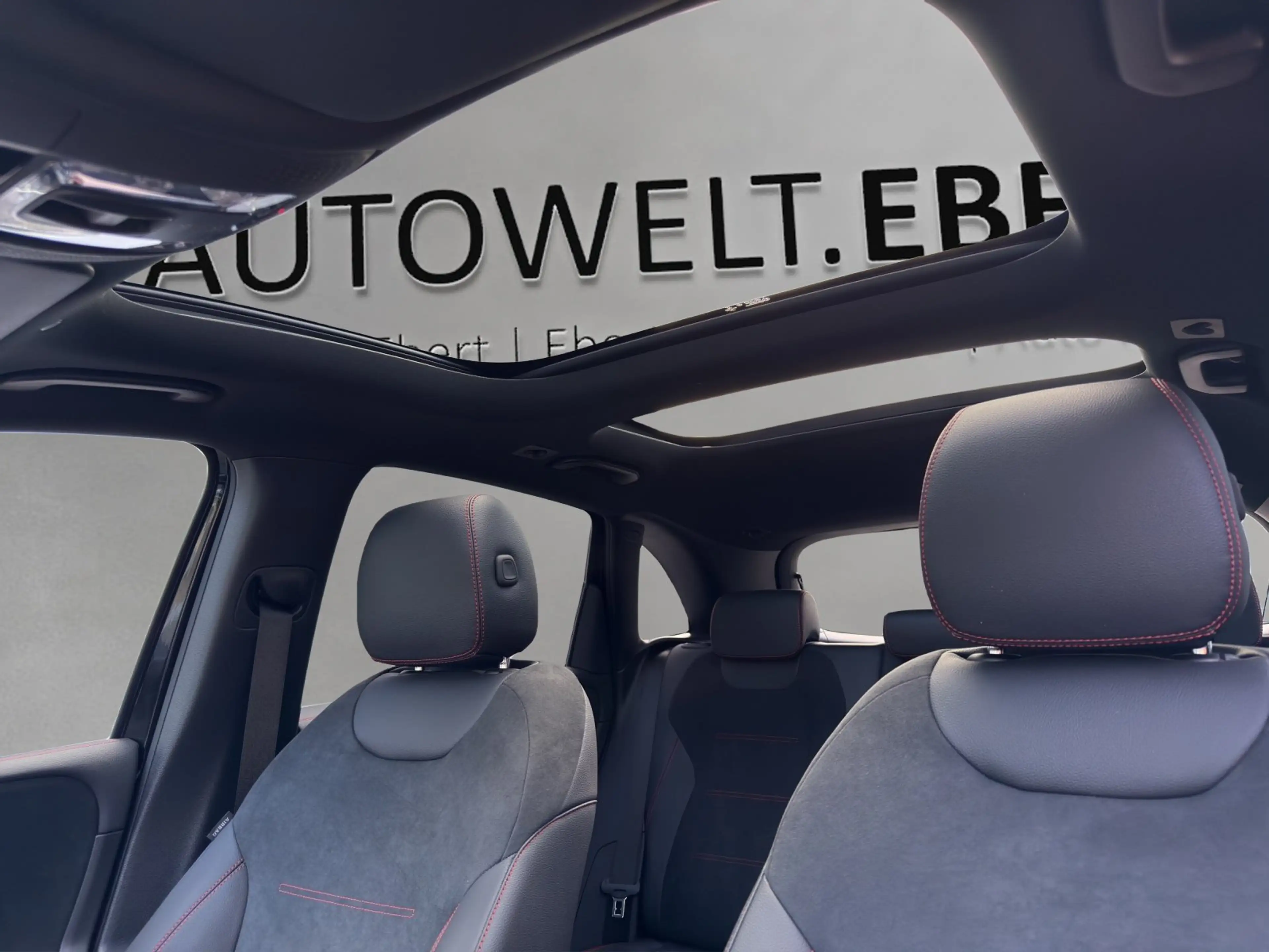 Mercedes-Benz B 220 4M AMG Premi+ AHK Memo MLED Pano HUD KeyGo — photo 13
