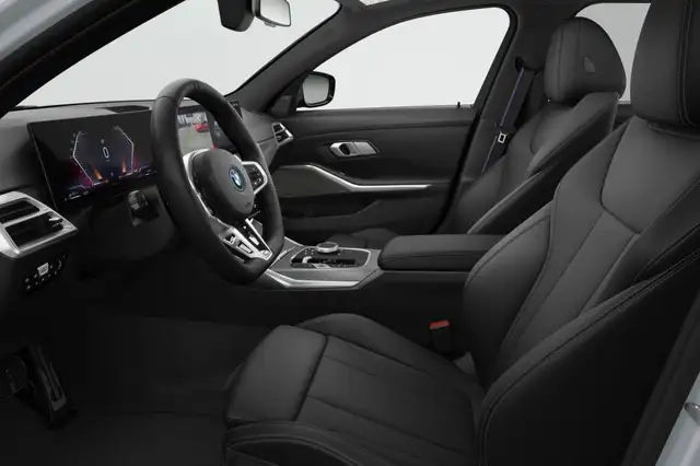 BMW 3 Series view 4