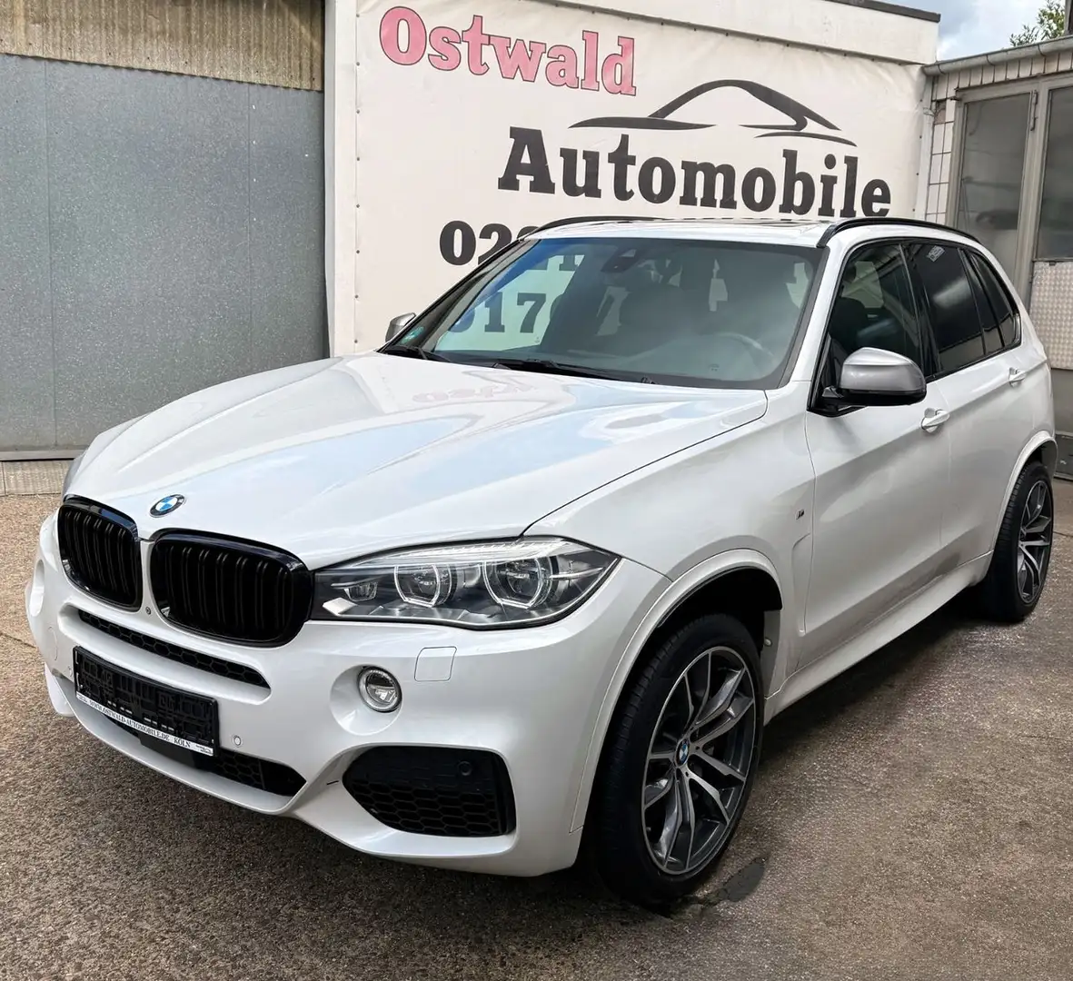 BMW X5 M d LED Head Up LEDER KAMERA PANORAMA HARMAN Weiß - 1