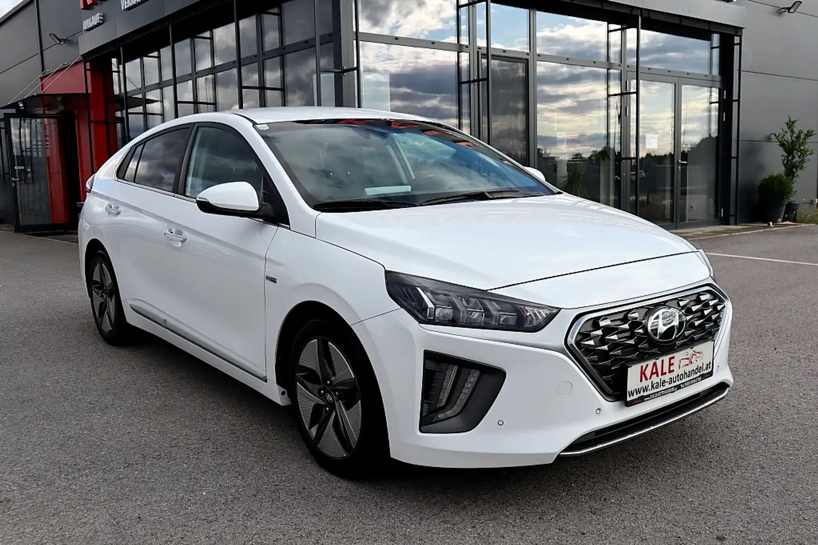 Hyundai IONIQ Ioniq 1,6 GDi Hybrid Level 5 DCT Aut. *1.Besitz... Blanc - 2