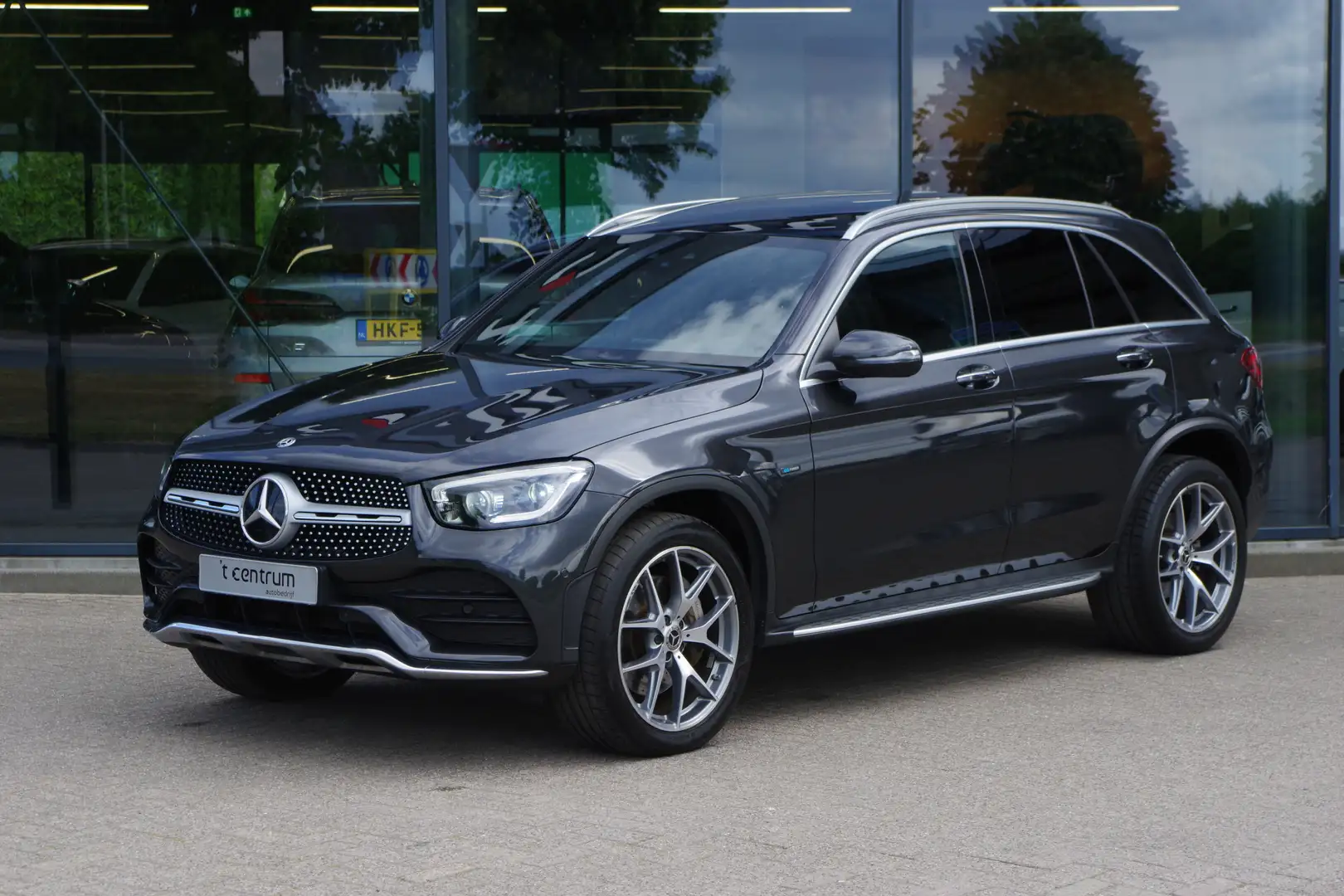 Mercedes-Benz GLC 300 300e 320 PK 4MATIC AMG-Line Business Solution, Pan Grijs - 1