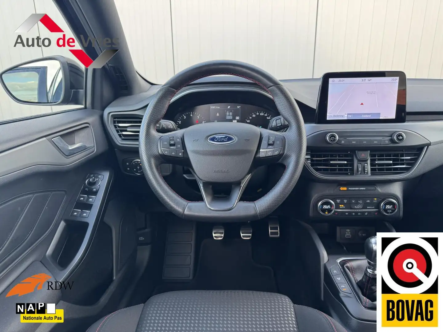Ford Focus 1.0 EcoBoost Hybrid ST Line Style|Navi|NL-Auto Zwart - 2