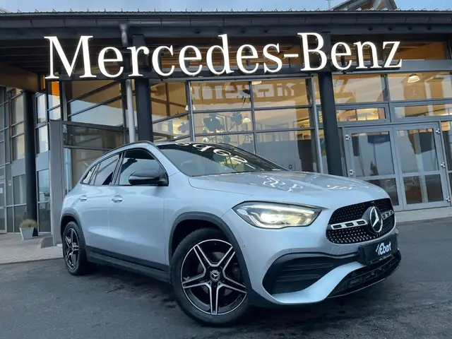 Mercedes-Benz GLA 200 AMG+Ambiente+TotW+Night+RKamera+19Zoll
