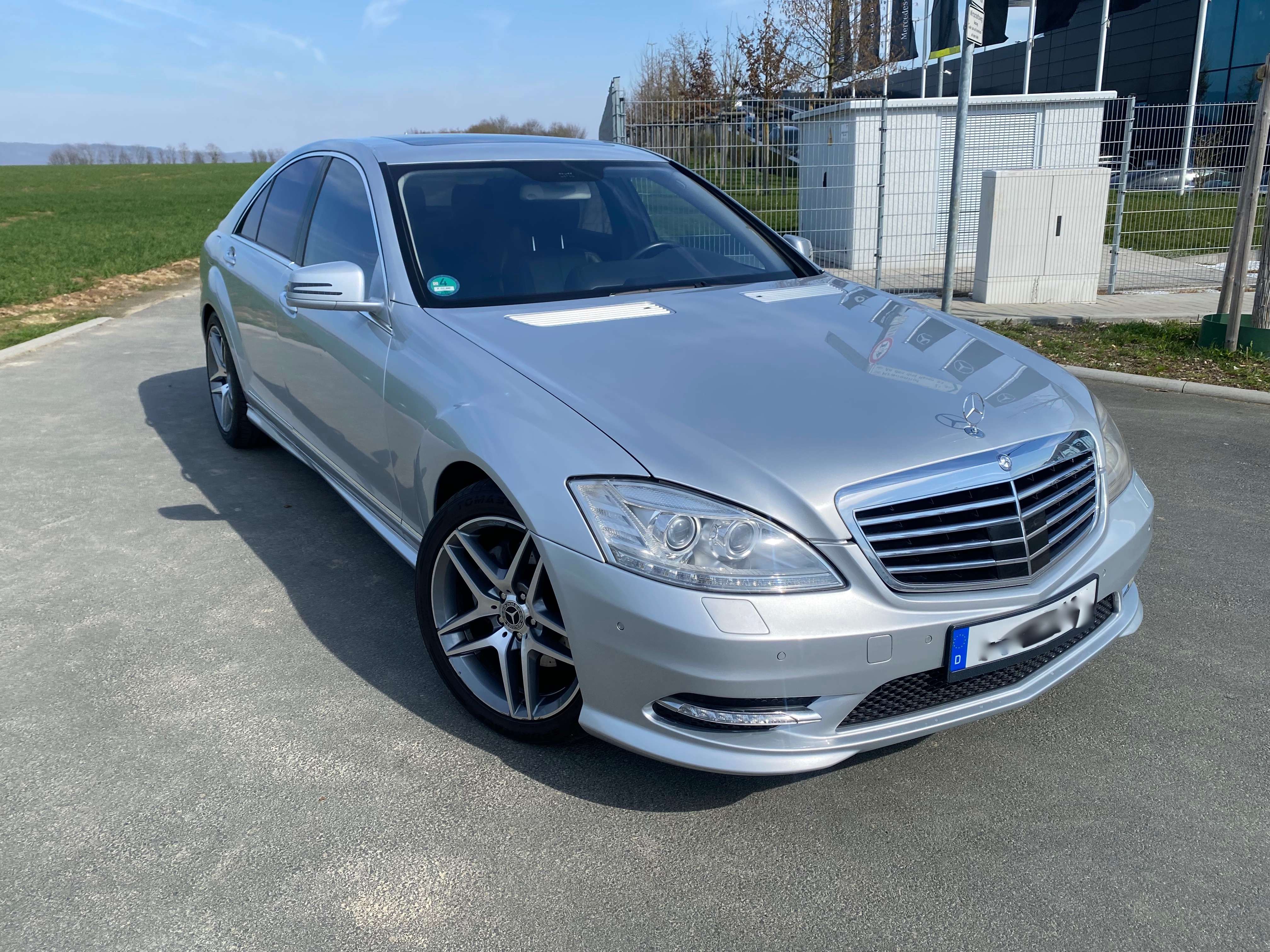 Second hand Mercedes Benz S-Class 500