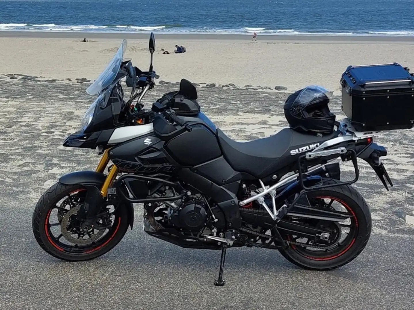 Suzuki V-Strom 1000 Zwart - 1