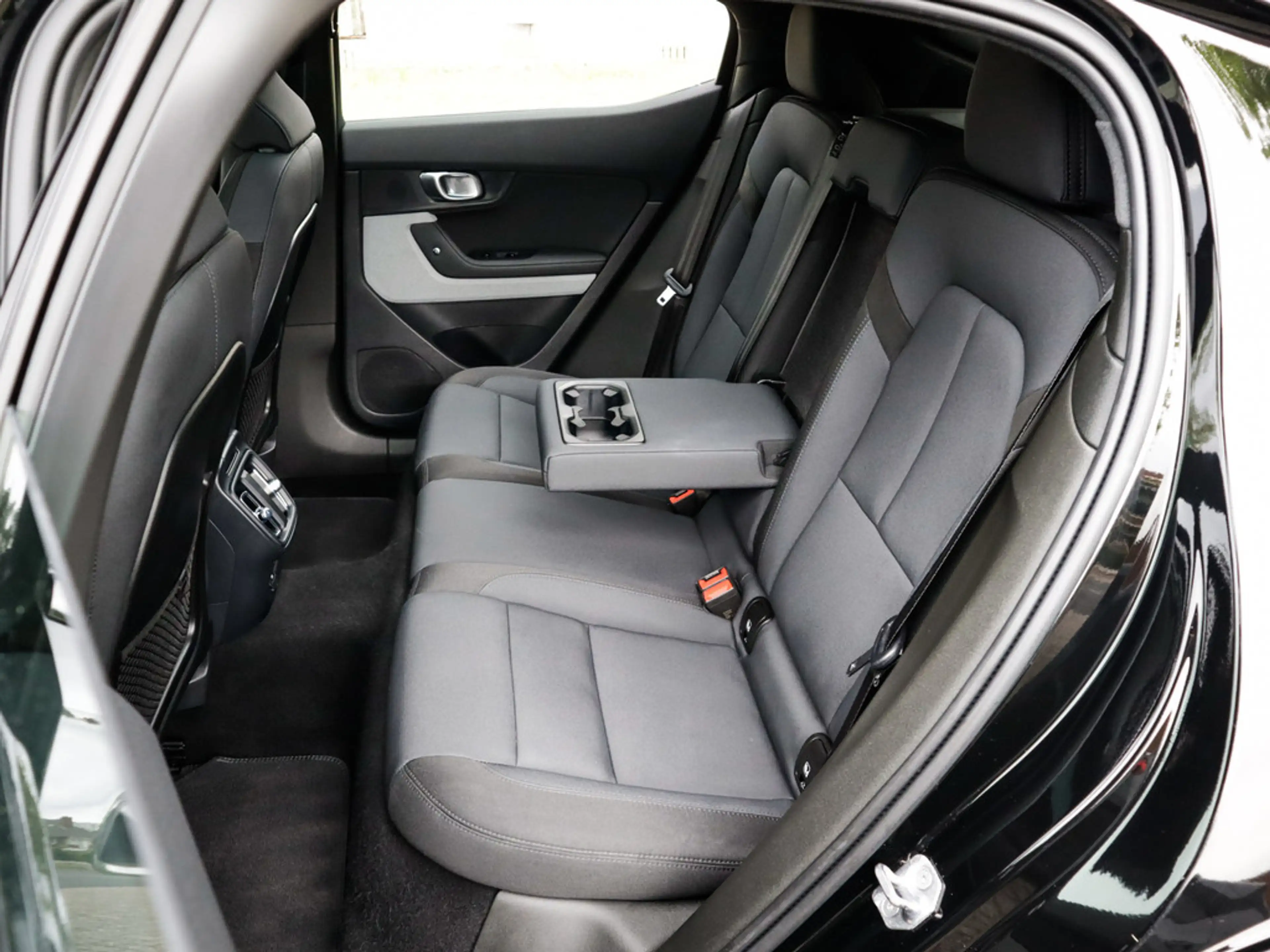 Polestar 2 Long Range Dual Motor Launch Edition 78kWh 1e-Eig. — photo 9