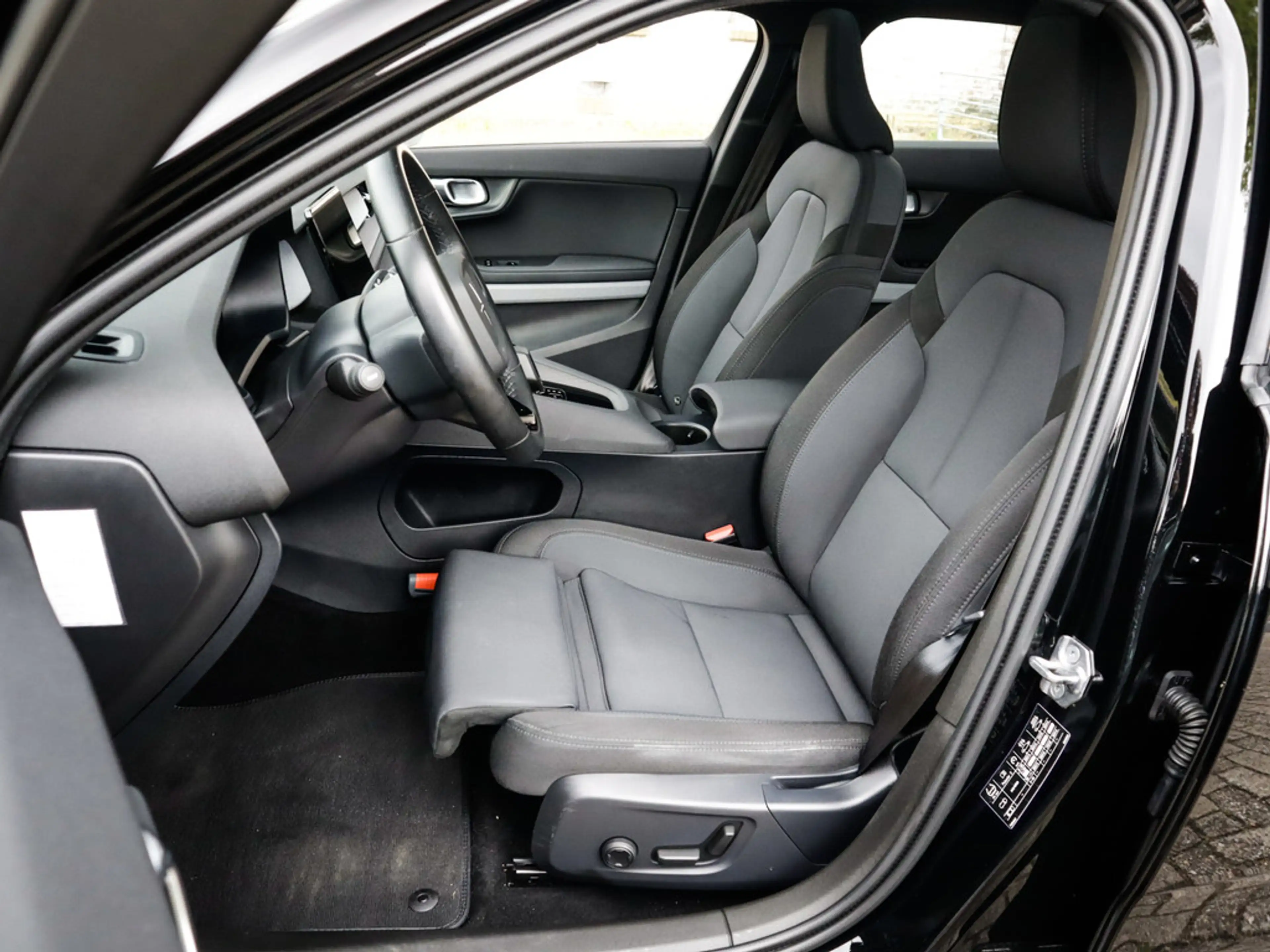 Polestar 2 Long Range Dual Motor Launch Edition 78kWh 1e-Eig. — photo 8