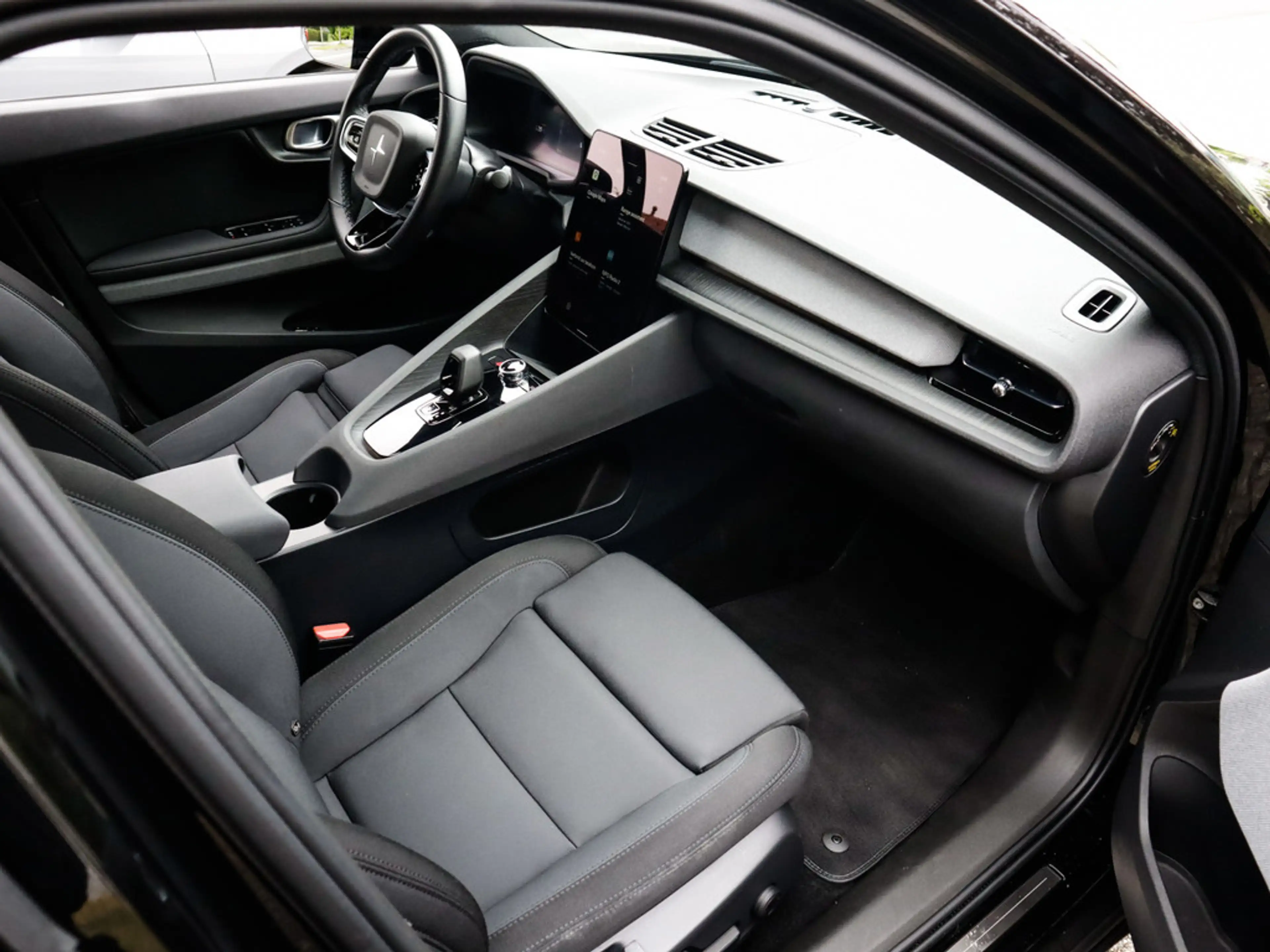 Polestar 2 Long Range Dual Motor Launch Edition 78kWh 1e-Eig. — photo 10