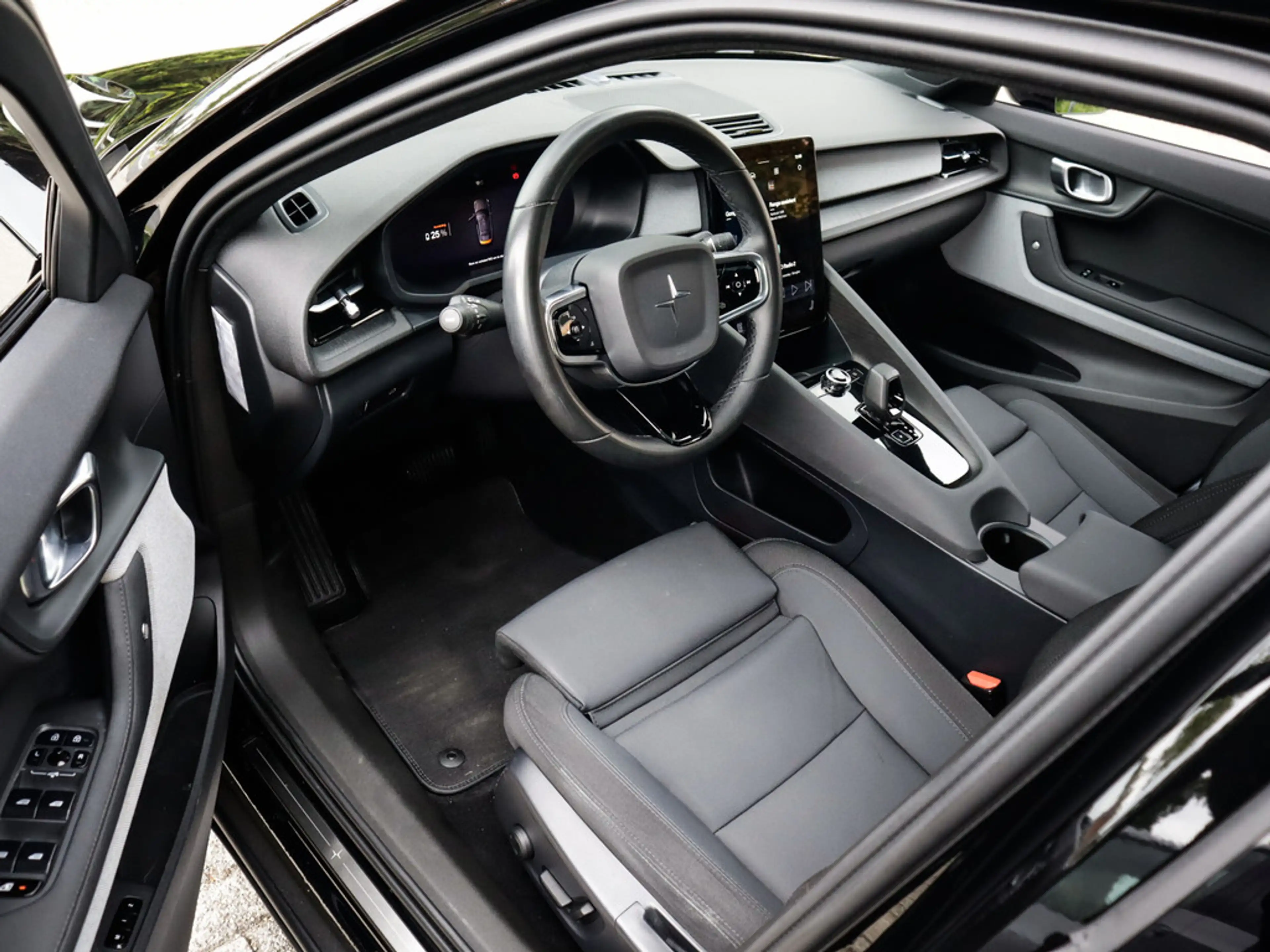 Polestar 2 Long Range Dual Motor Launch Edition 78kWh 1e-Eig. — photo 3